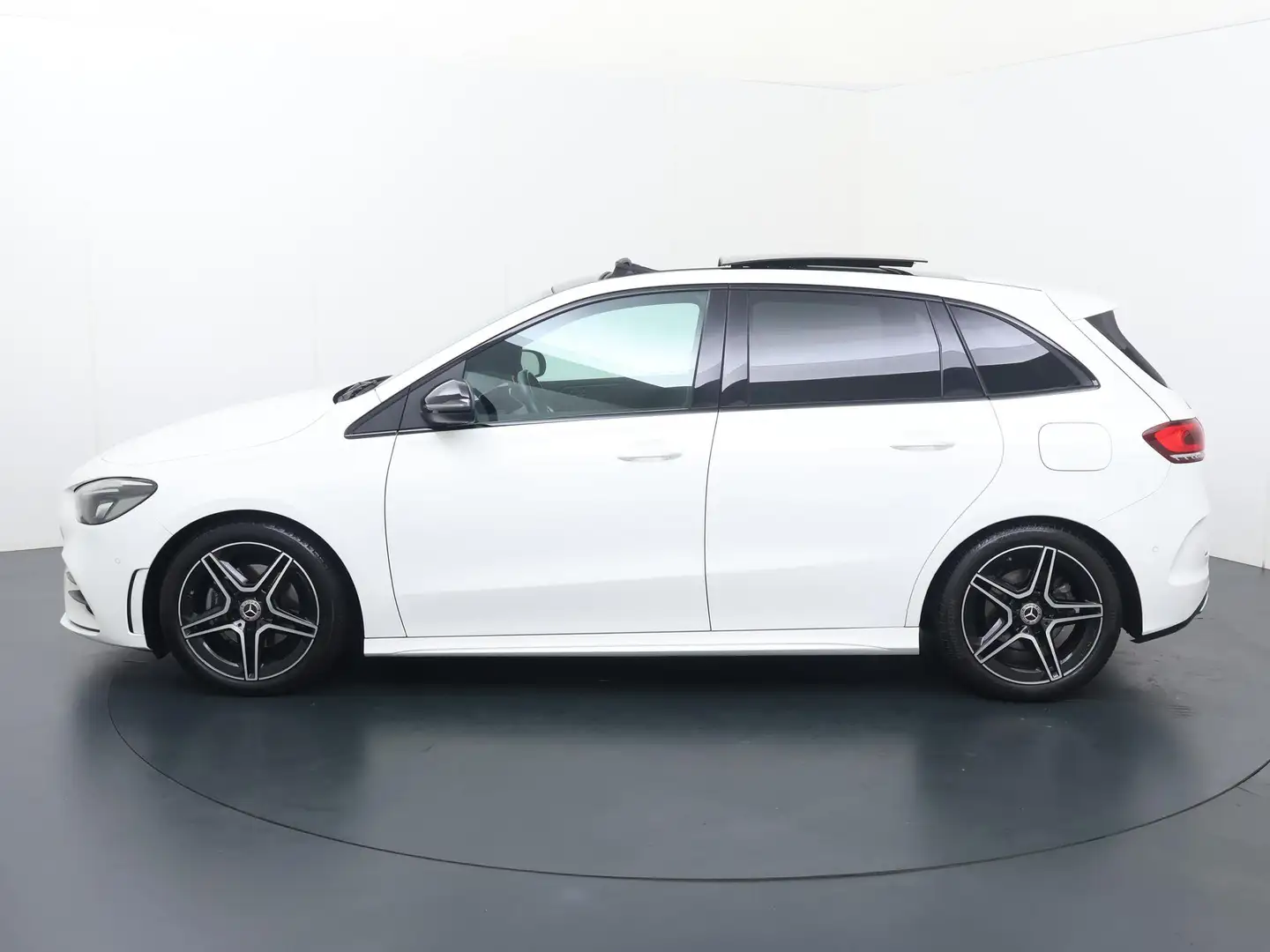 Mercedes-Benz B 200 Business Solution AMG | 163 PK | Automaat | Panora Wit - 2
