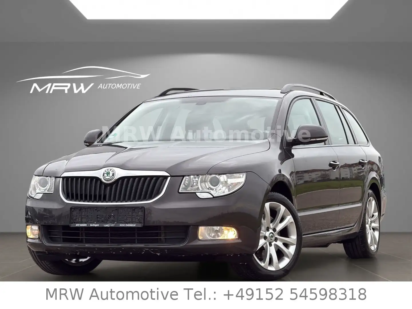 Skoda Superb 2.0 TDI Elegance Combi Braun - 1