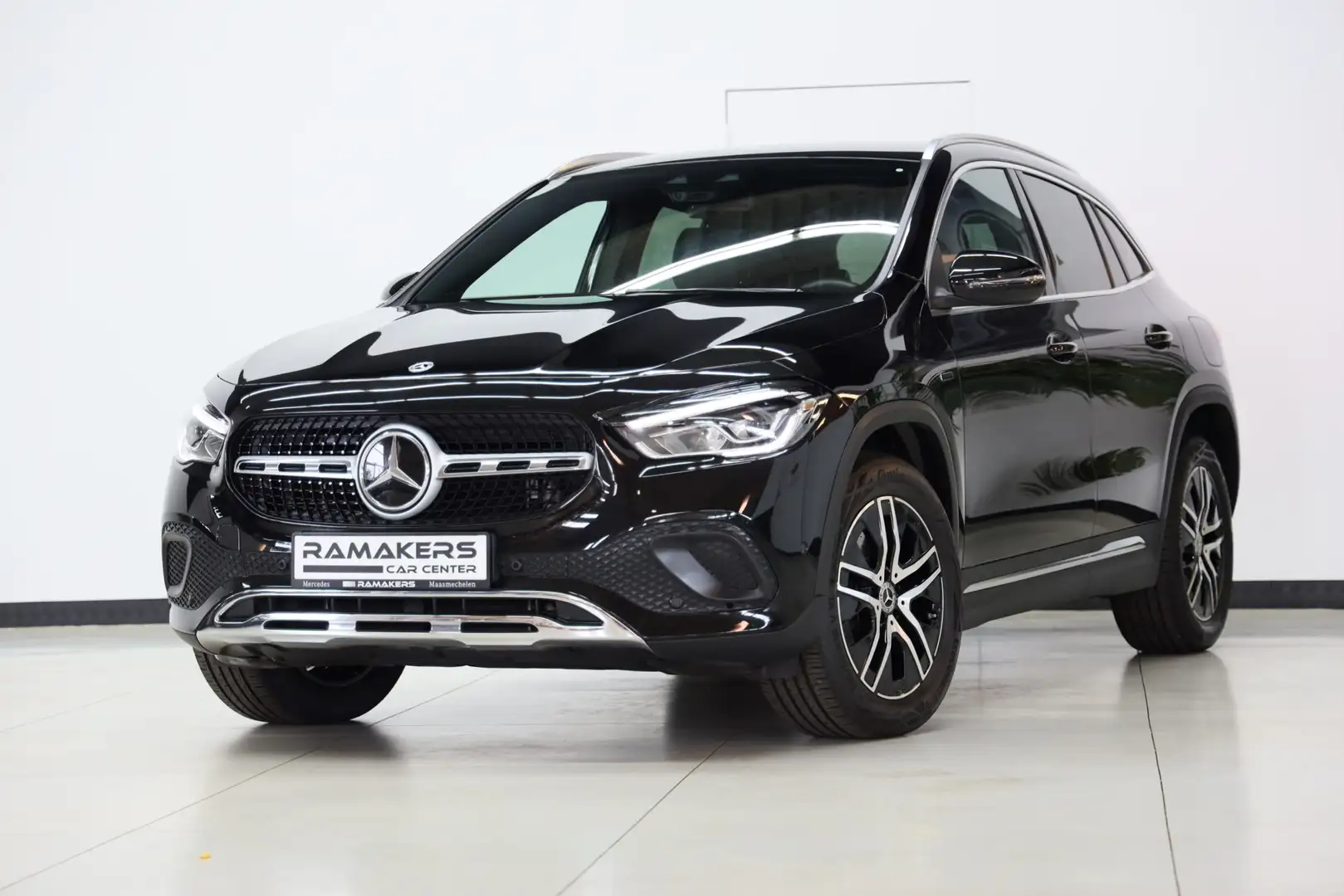 Mercedes-Benz GLA 250 e Progressive Camera LED Carplay Elektr.koffer Zwart - 1