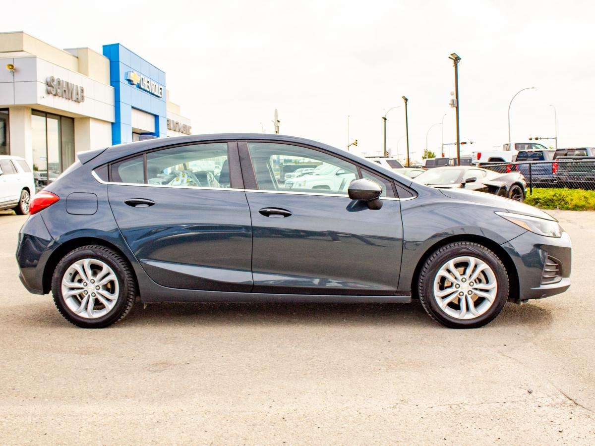 2019 Chevrolet Cruze LT Diesel w/Heated Seats/Remote Start/Bluetooth/RV Camera/Rear Park Assist — снимка 4