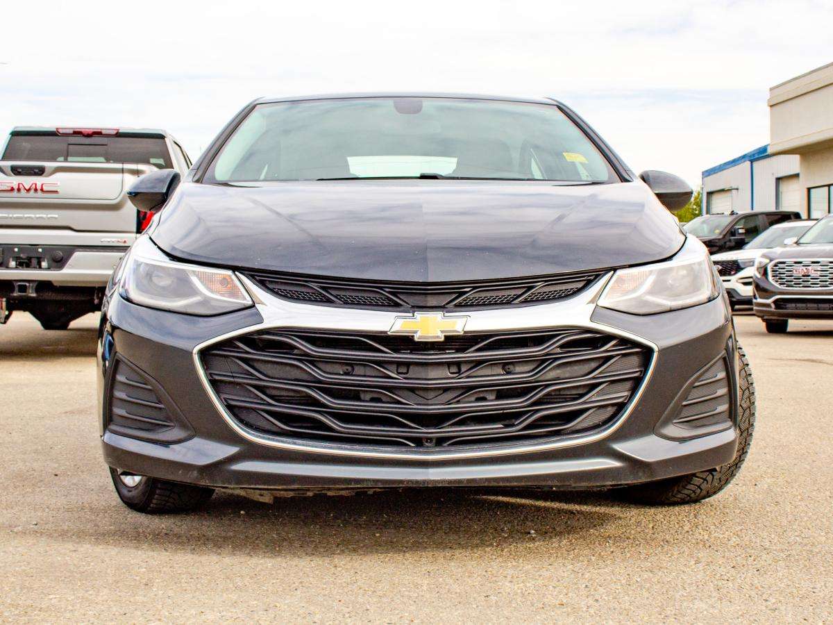 2019 Chevrolet Cruze LT Diesel w/Heated Seats/Remote Start/Bluetooth/RV Camera/Rear Park Assist — снимка 3