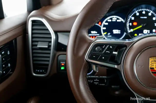 Porsche Cayenne E-Hybrid V6 CLUBLEDER LUFT PANO SITZKLIMA Ansicht 31