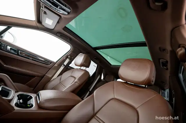 Porsche Cayenne E-Hybrid V6 CLUBLEDER LUFT PANO SITZKLIMA Ansicht 28