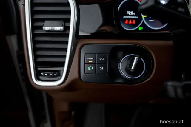 Porsche Cayenne E-Hybrid V6 CLUBLEDER LUFT PANO SITZKLIMA Ansicht 45