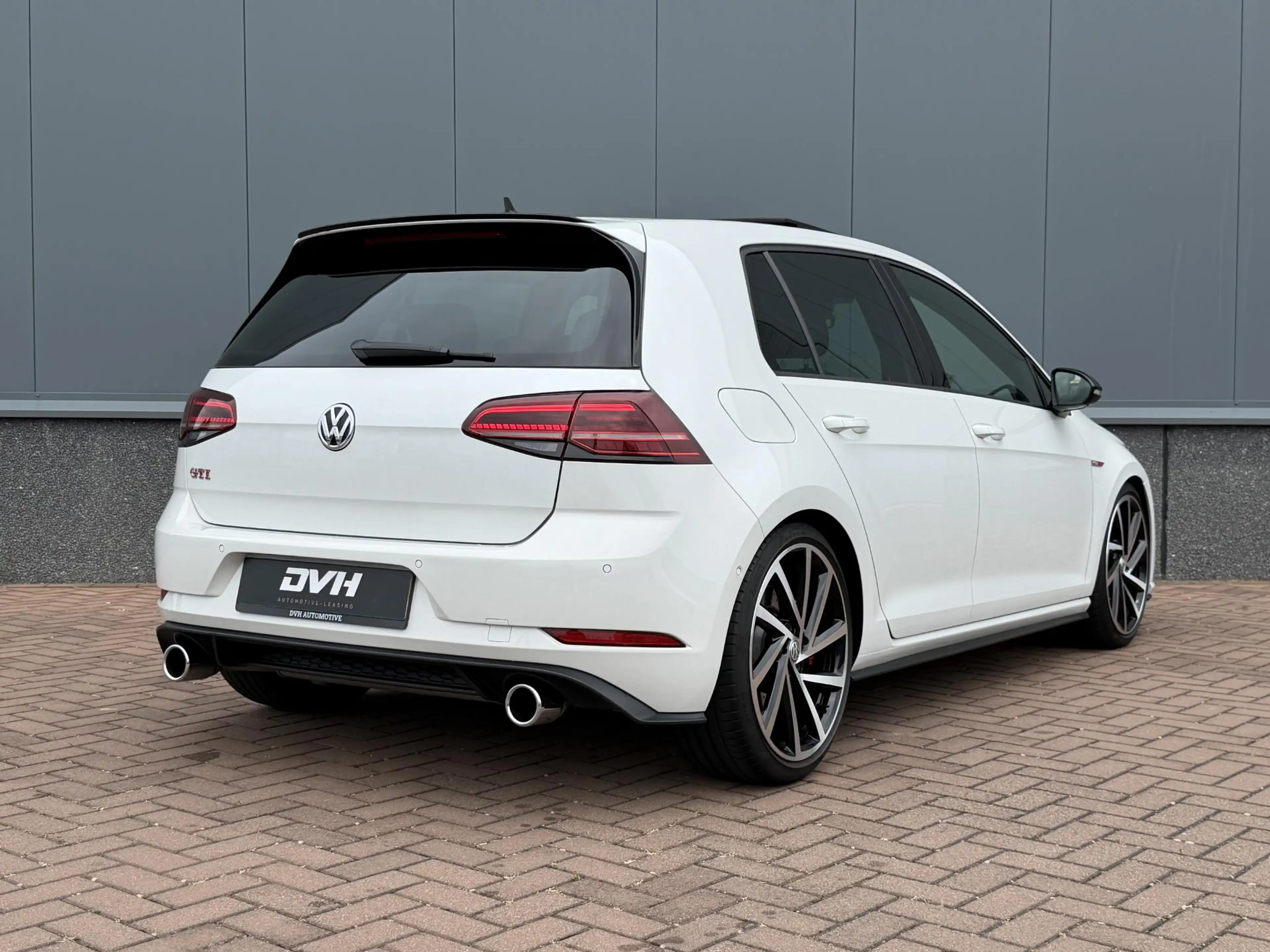 Volkswagen Golf GTI 2.0 TSI Performance PANO | DCC | DYN — photo 5