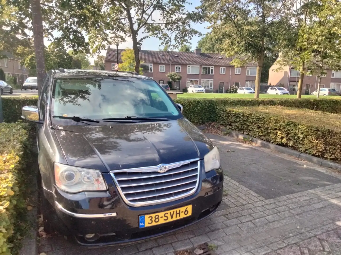 Chrysler Town & Country Town - 1