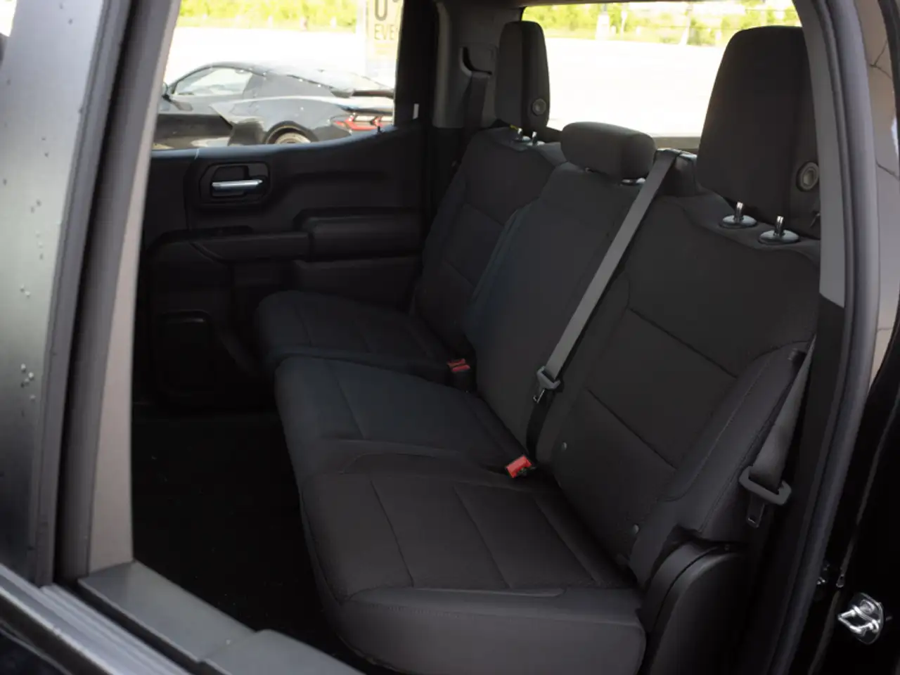 Chevrolet Silverado 1500 снимка Chevrolet Silverado 1500
