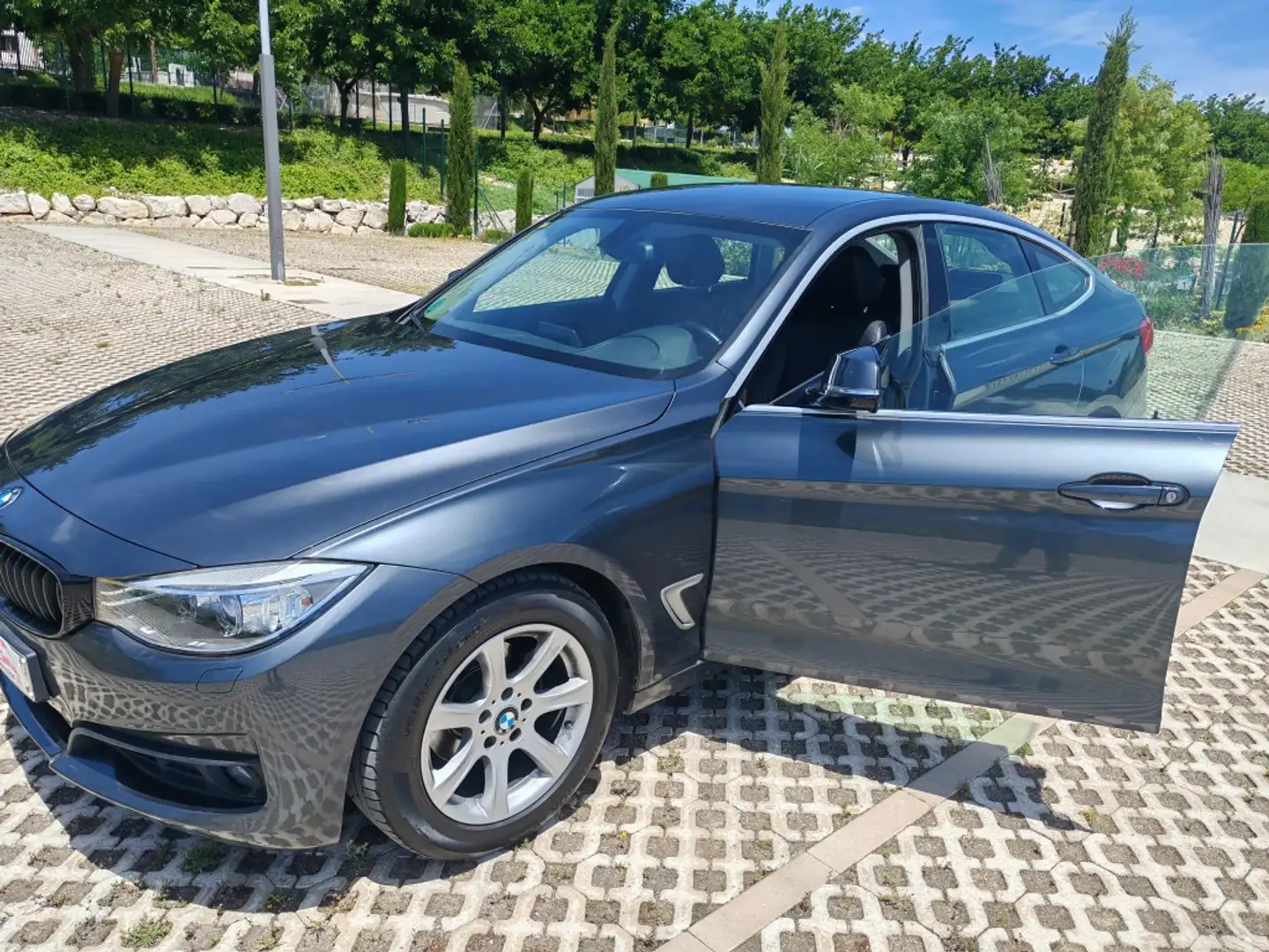 BMW 318 318dA Gran Turismo Sport Gris - 1