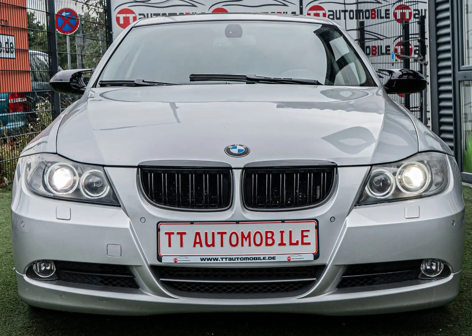 BMW 330 Lim. 330d xDrive  |LEDER|PDC|XENON|SHZ| Silber - 2