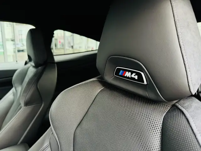 BMW M4 view 9