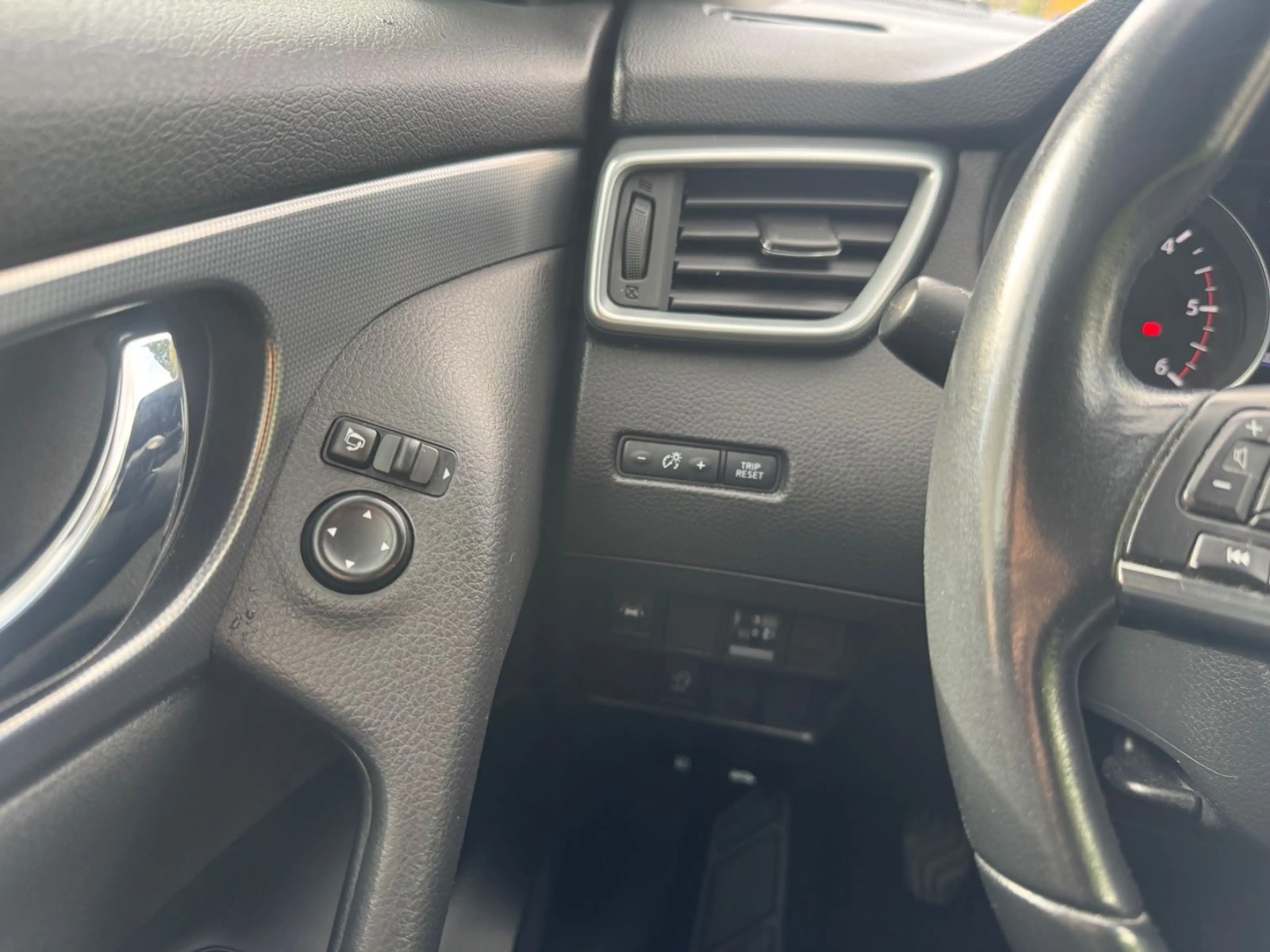 Nissan Qashqai N-Connecta — photo 14
