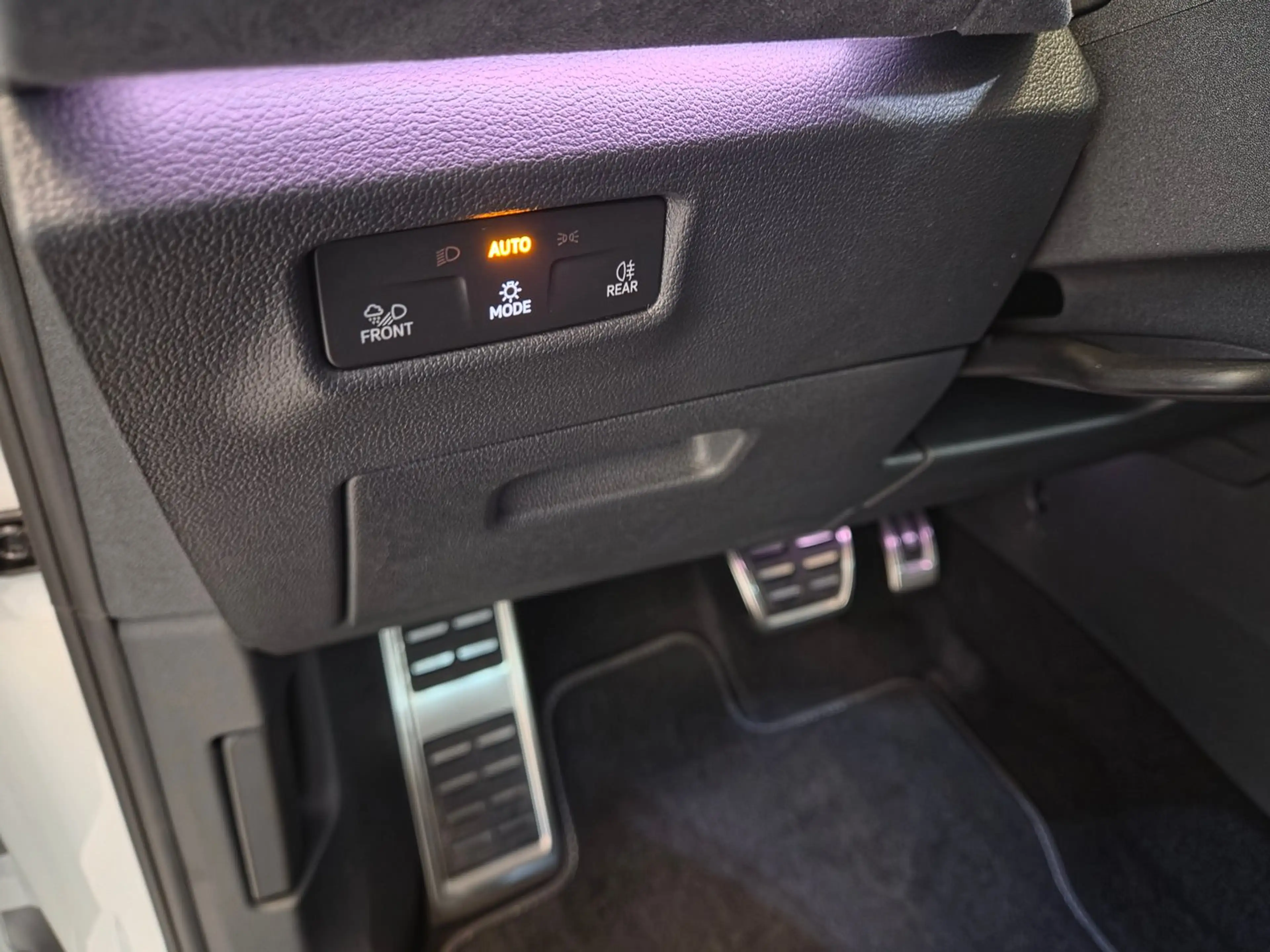 Volkswagen Tayron Sport eHybrid DSG 150kW — photo 4