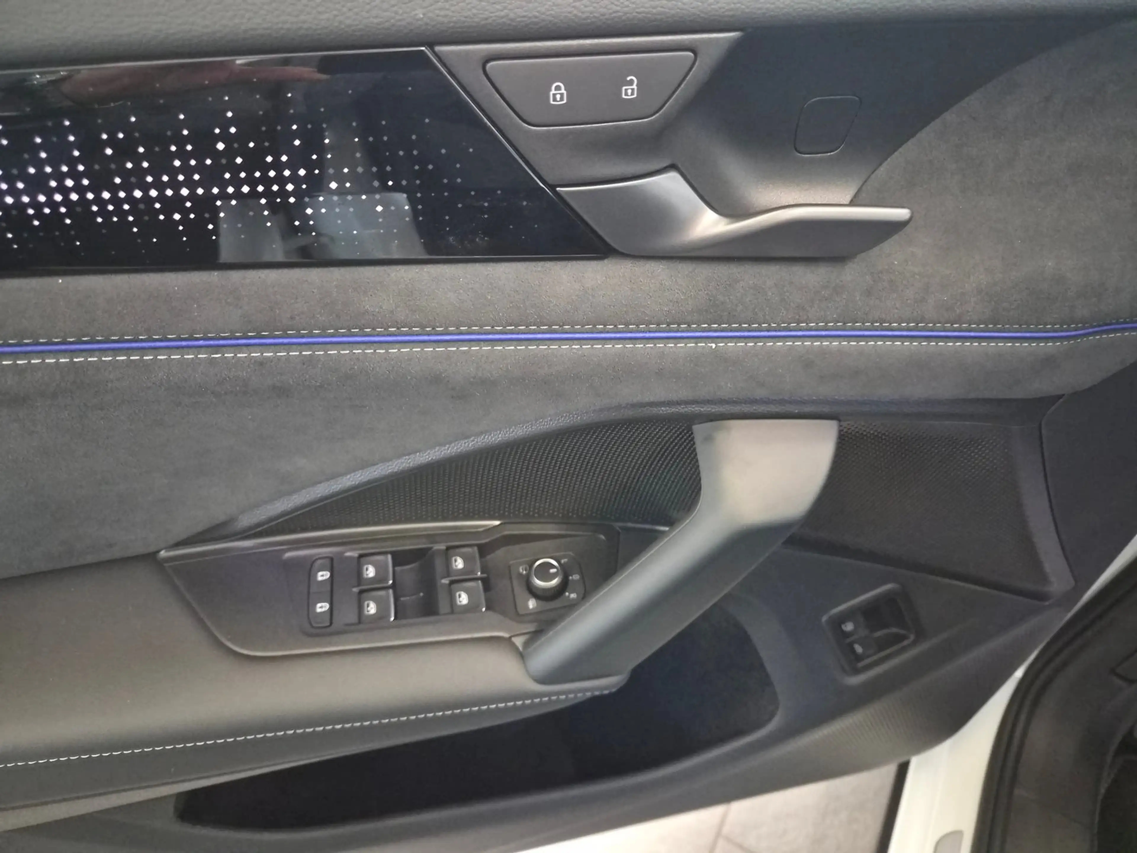Volkswagen Tayron Sport eHybrid DSG 150kW — photo 3
