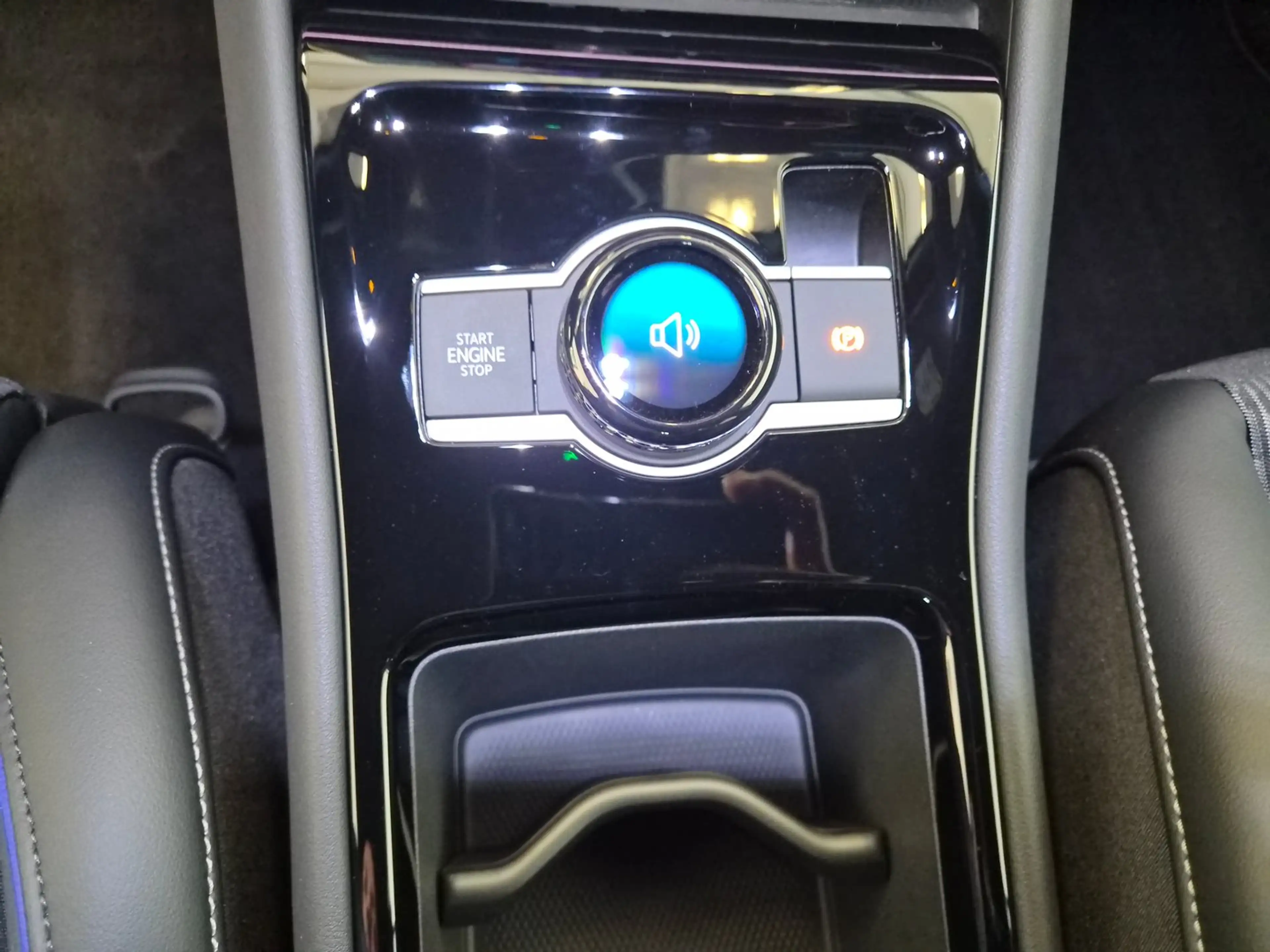 Volkswagen Tayron Sport eHybrid DSG 150kW — photo 8