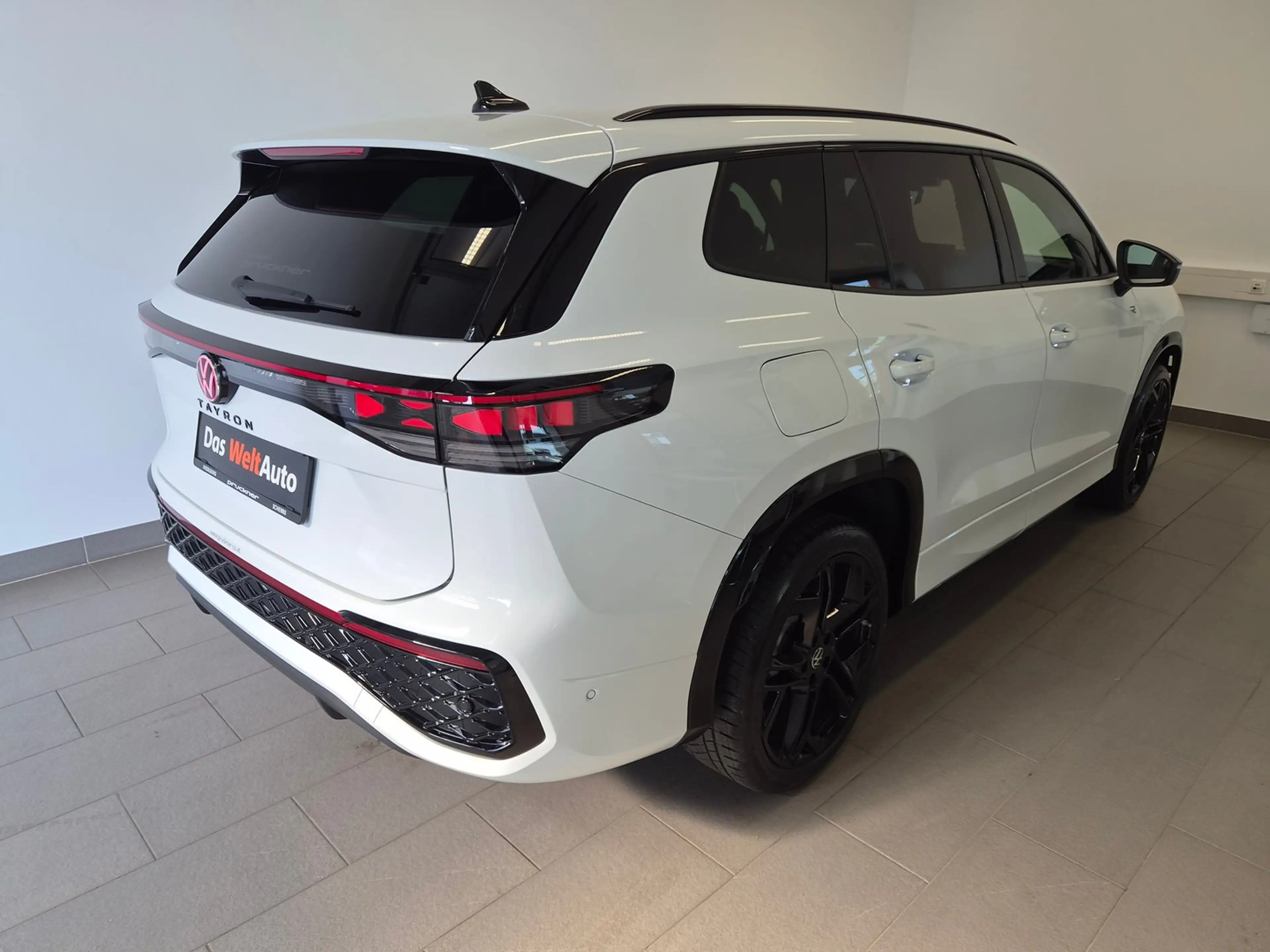 Volkswagen Tayron Sport eHybrid DSG 150kW — photo 2