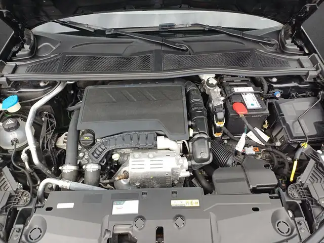 Peugeot 308 view 5