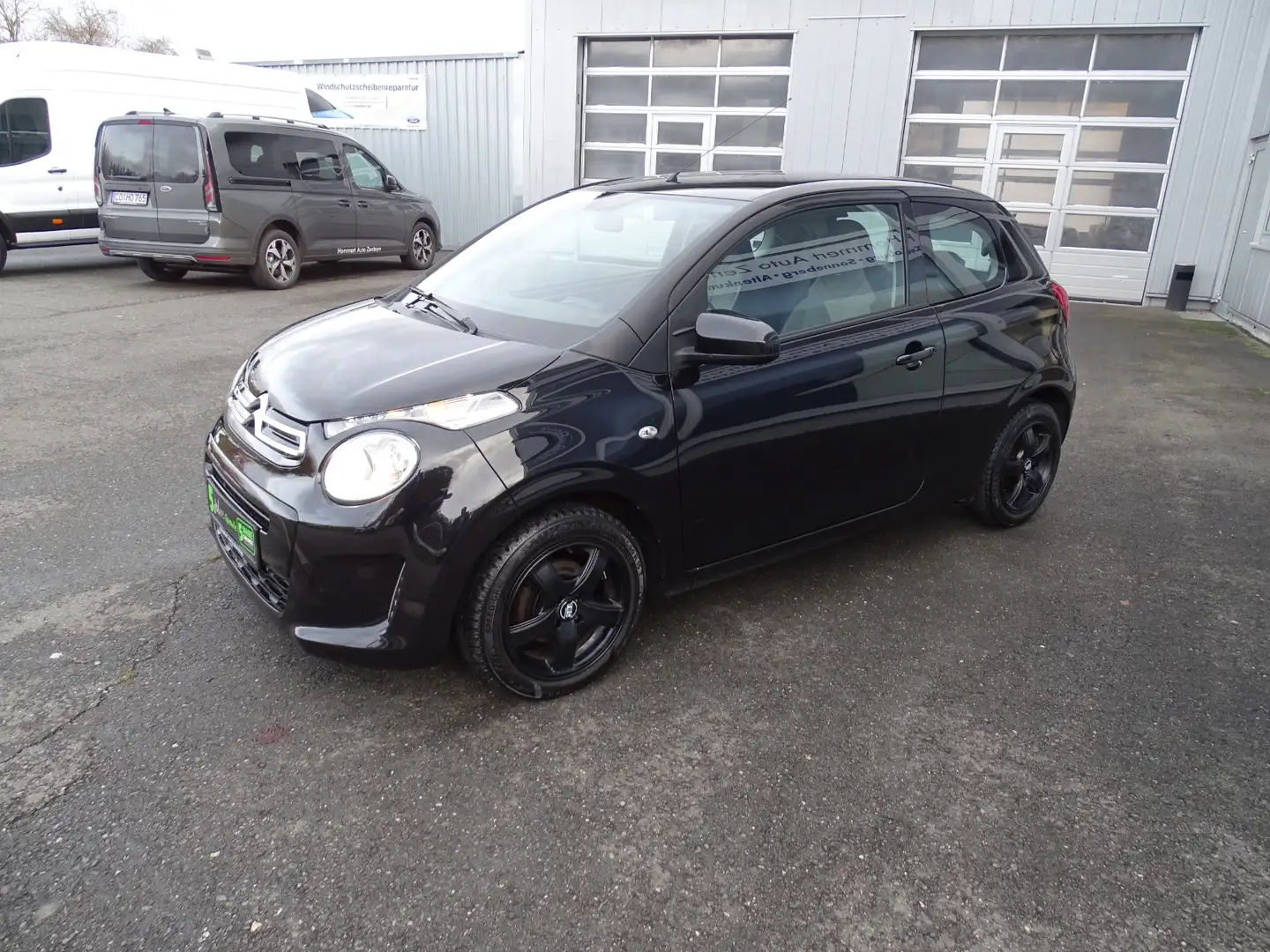 Citroen C1 1.2 VTi Shine SHZ+KlimaA+LM Schwarz - 2