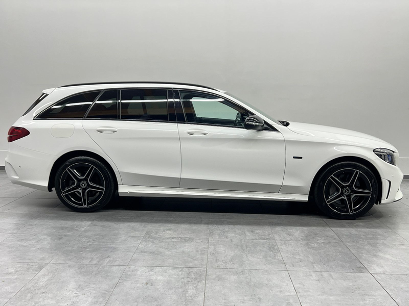 Mercedes-Benz C 300 e T*AMG Line*Night*Multibeam*Kamera*Distr.* — photo 6