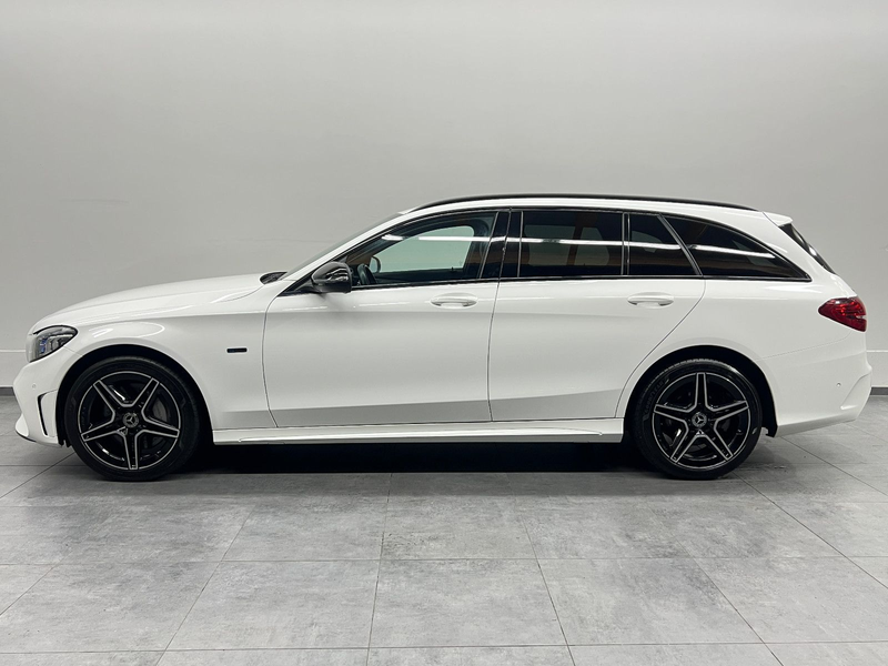 Mercedes-Benz C 300 e T*AMG Line*Night*Multibeam*Kamera*Distr.* — photo 3