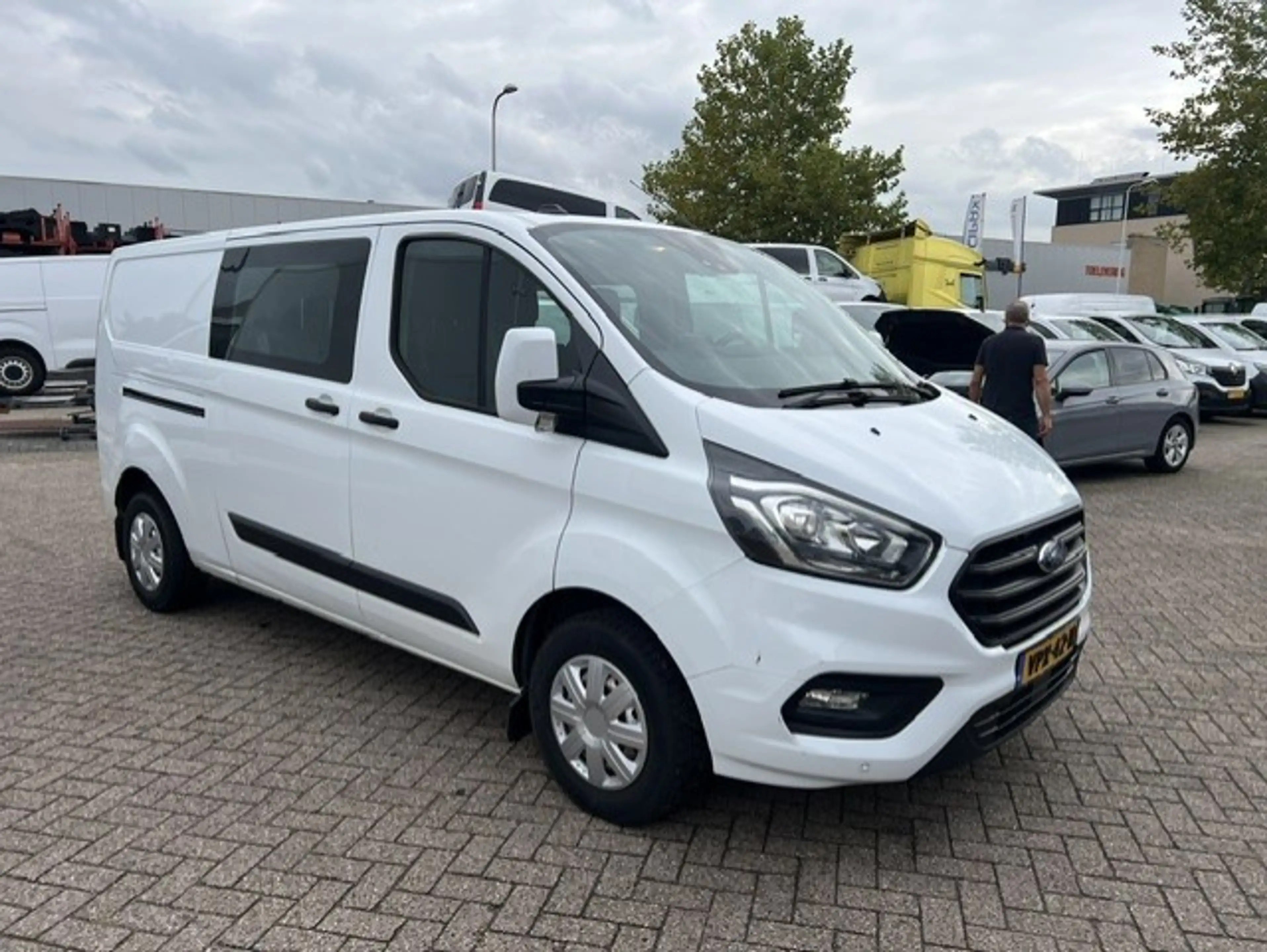 Ford Transit Custom 300 2.0 TDCI 96KW L2H1 DC LANG AIRCO KLIMA EURO6 — photo 5