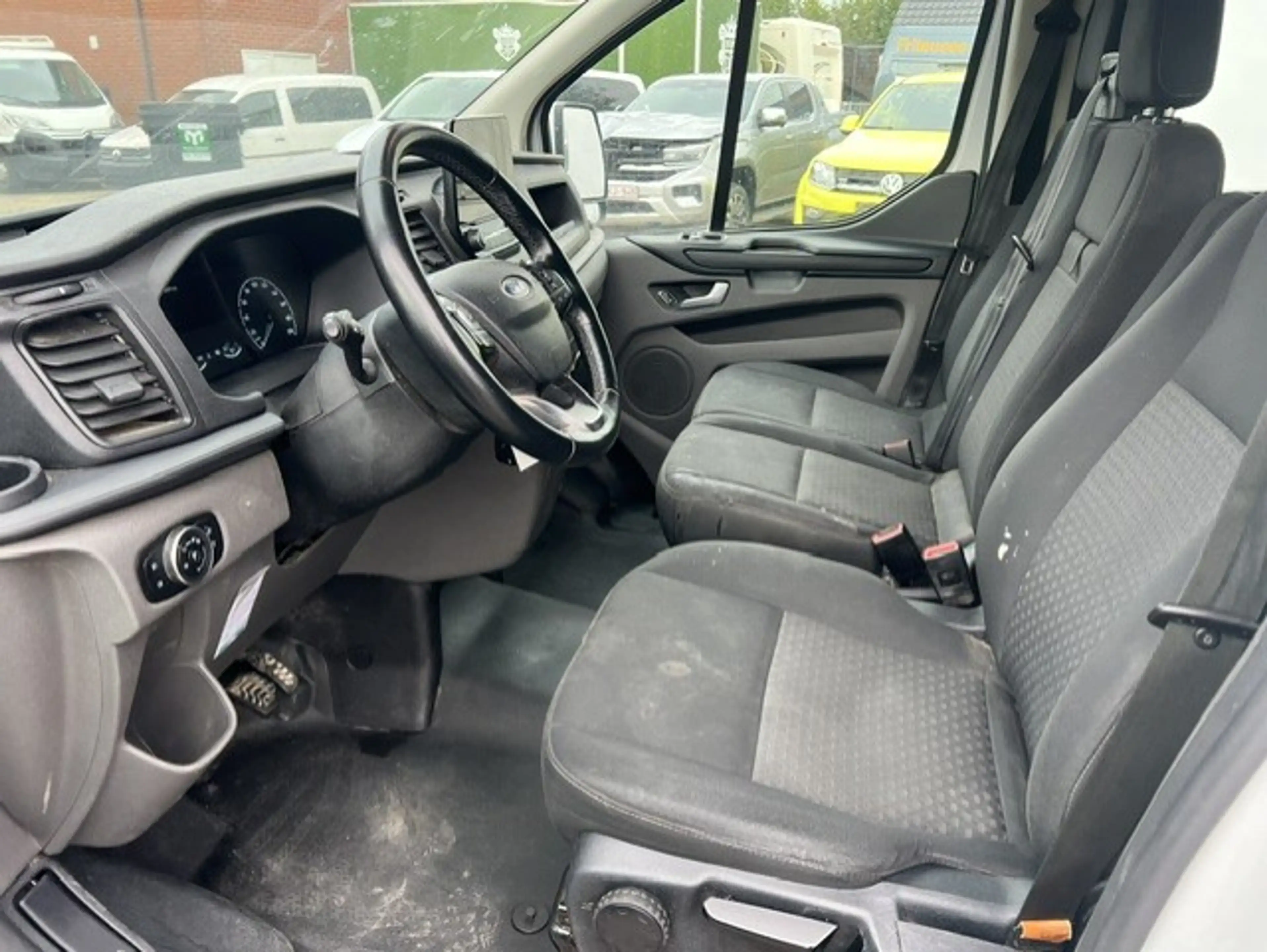 Ford Transit Custom 300 2.0 TDCI 96KW L2H1 DC LANG AIRCO KLIMA EURO6 — photo 12