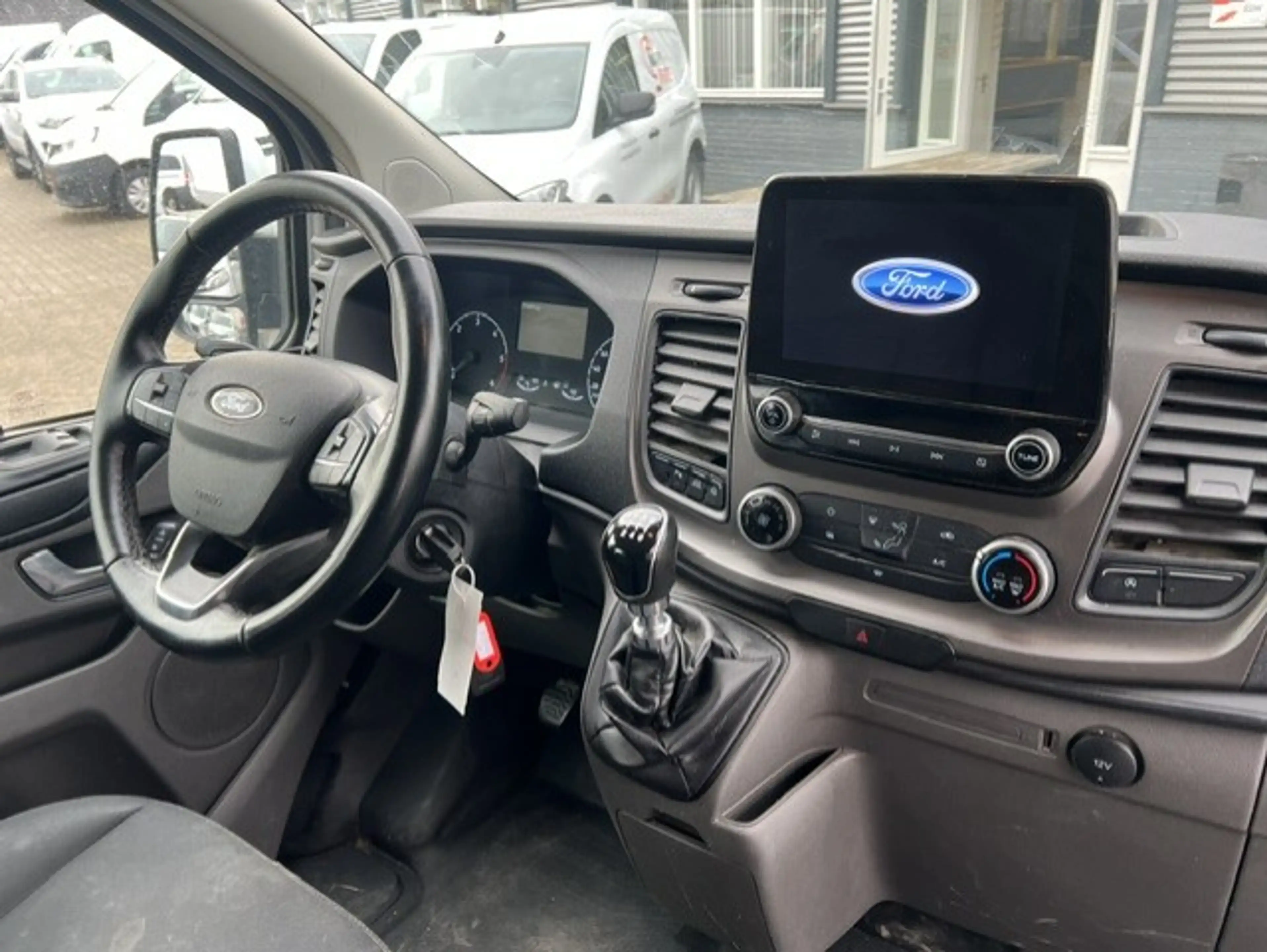 Ford Transit Custom 300 2.0 TDCI 96KW L2H1 DC LANG AIRCO KLIMA EURO6 — photo 7
