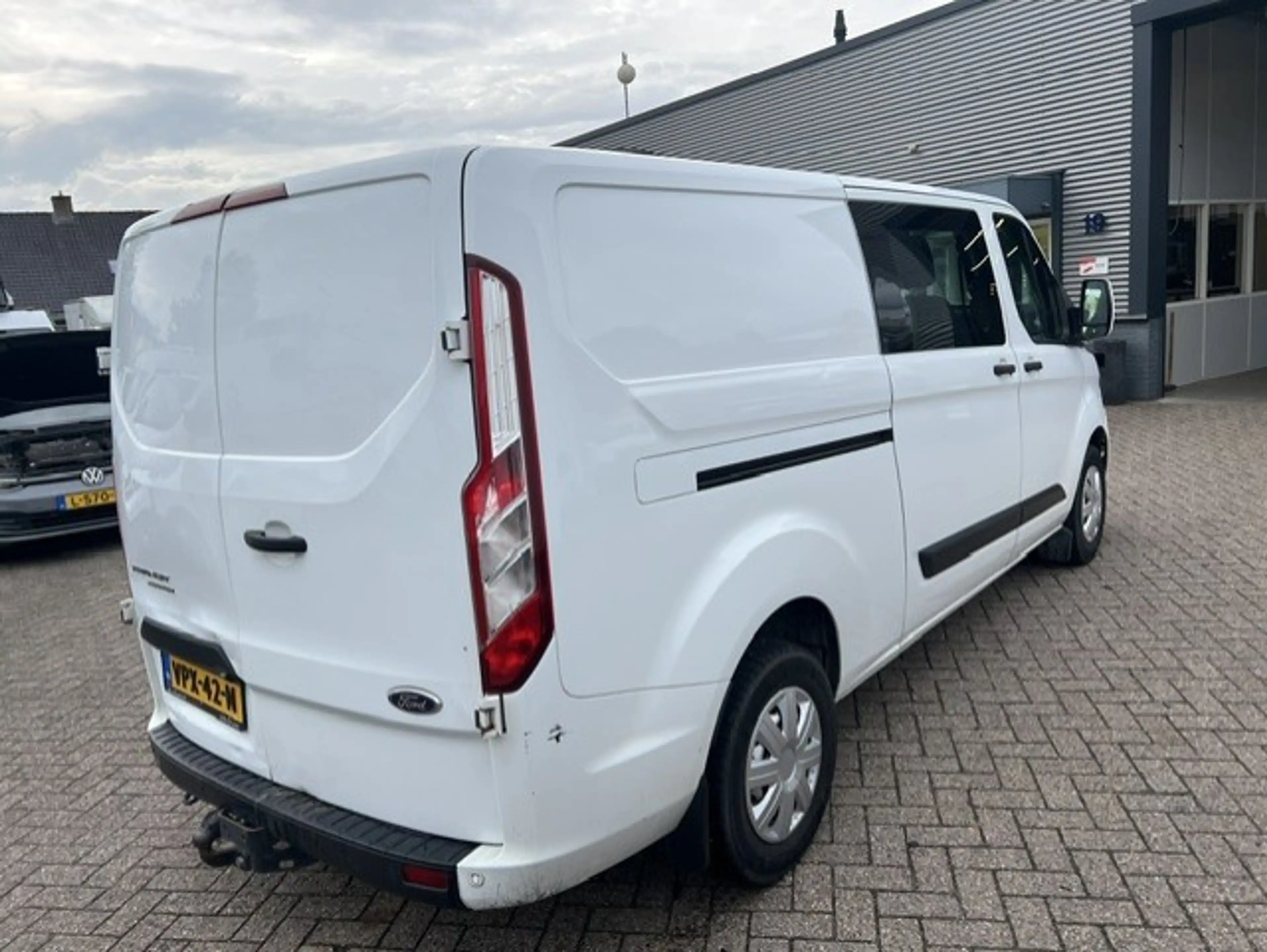 Ford Transit Custom 300 2.0 TDCI 96KW L2H1 DC LANG AIRCO KLIMA EURO6 — photo 4