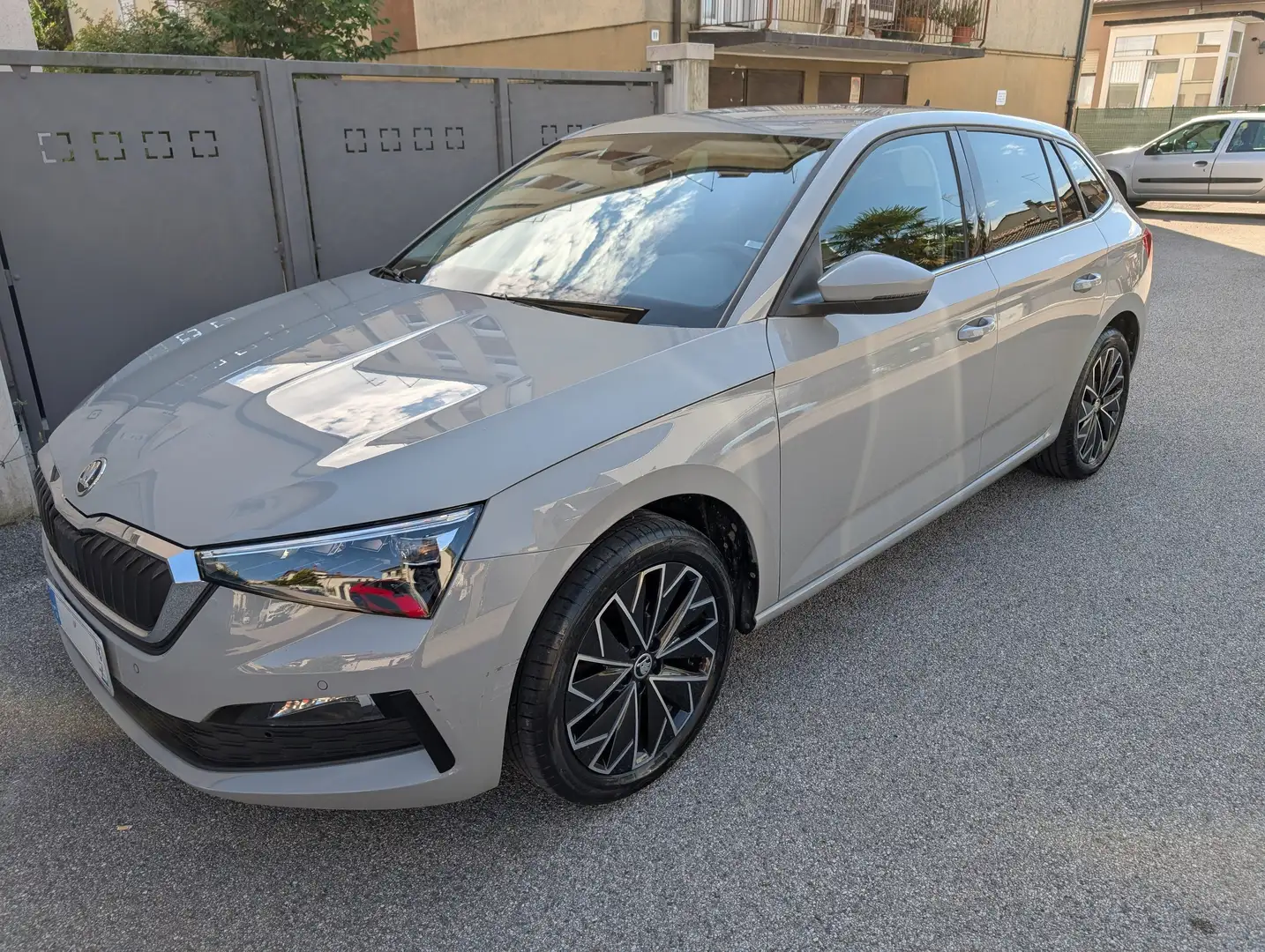 Skoda Scala Scala 2019 1.0 tsi Style 115cv Grigio - 1