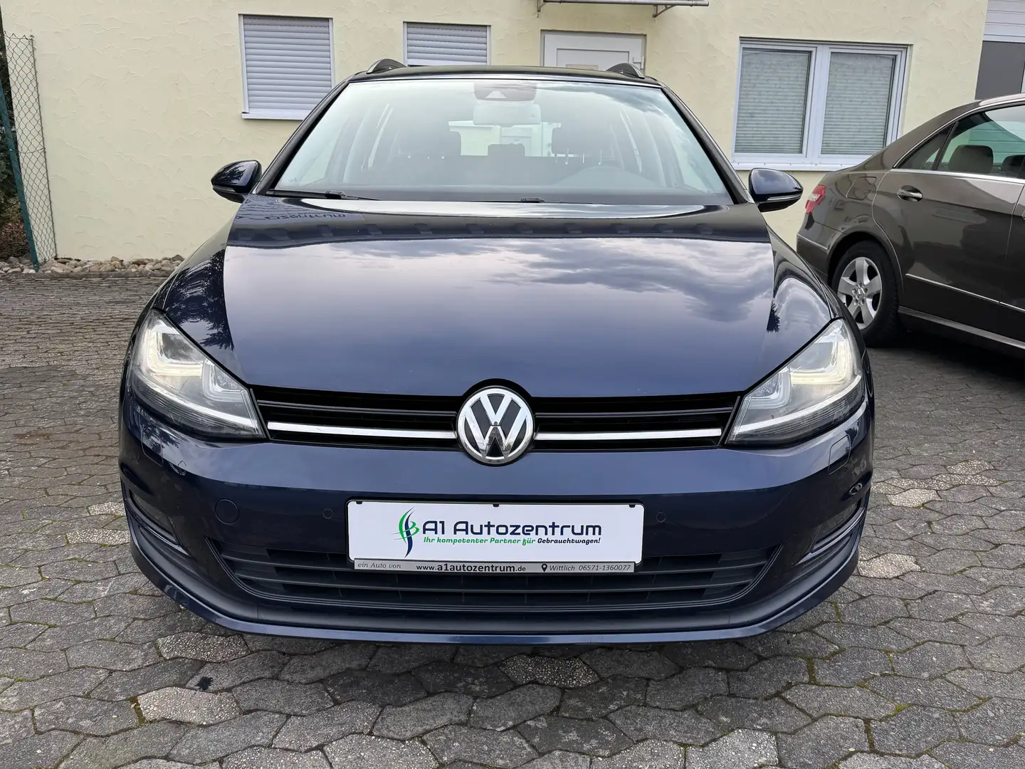 Volkswagen Golf Variant 2.0 TDI BlueM. DSG Comfortline Navi SHZ Temp Xenon Blau - 2