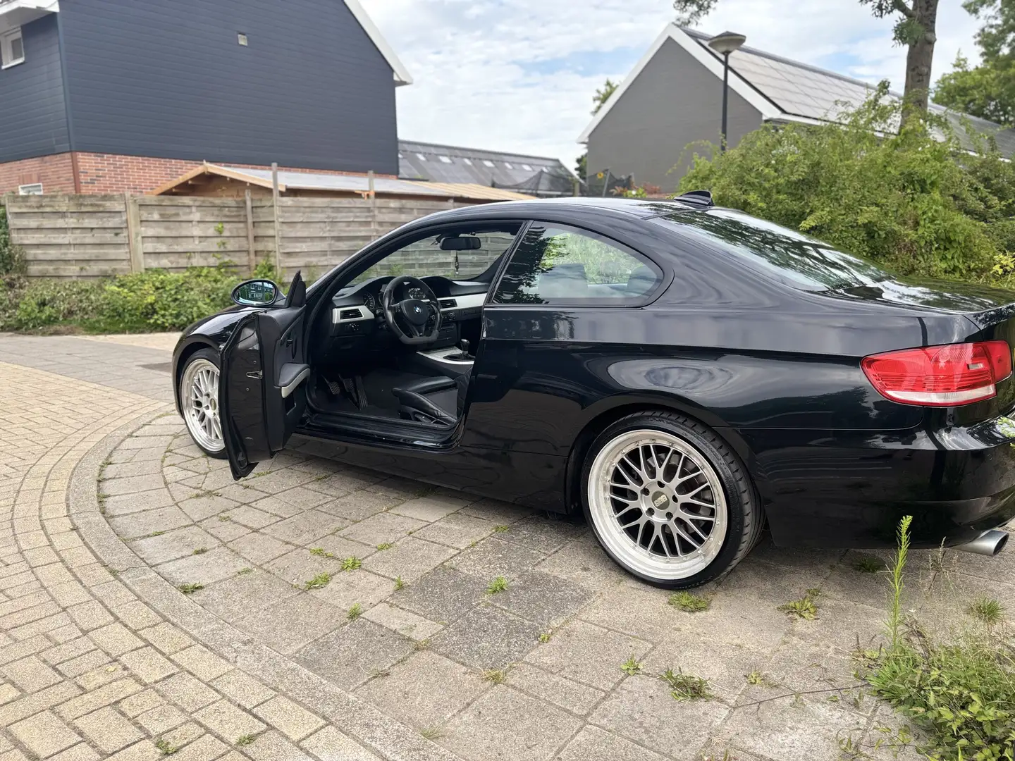 BMW 330 320i Zwart - 2