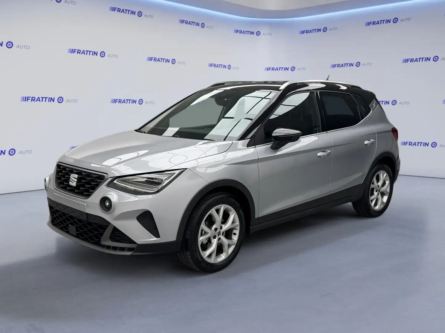 SEAT Arona 1.0 EcoTSI FR Argento - 1