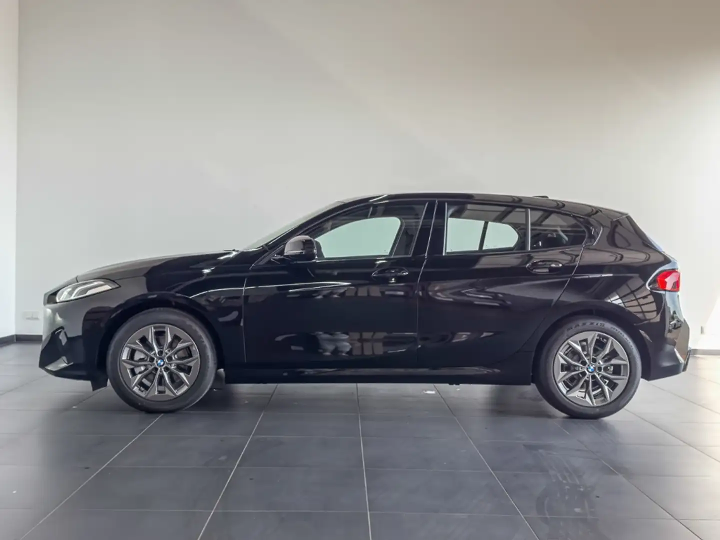 BMW 120 i 17" Navi LED SHZ Parking + Driving Assistant -Be Schwarz - 2