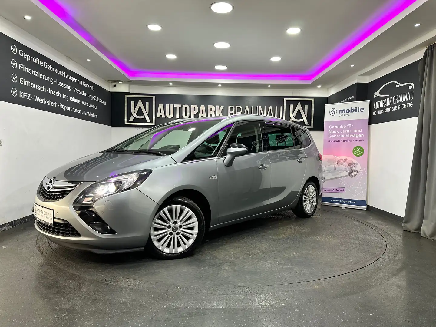 Opel Zafira Tourer 1.6 Innovation *XENON*NAVI* Grau - 1