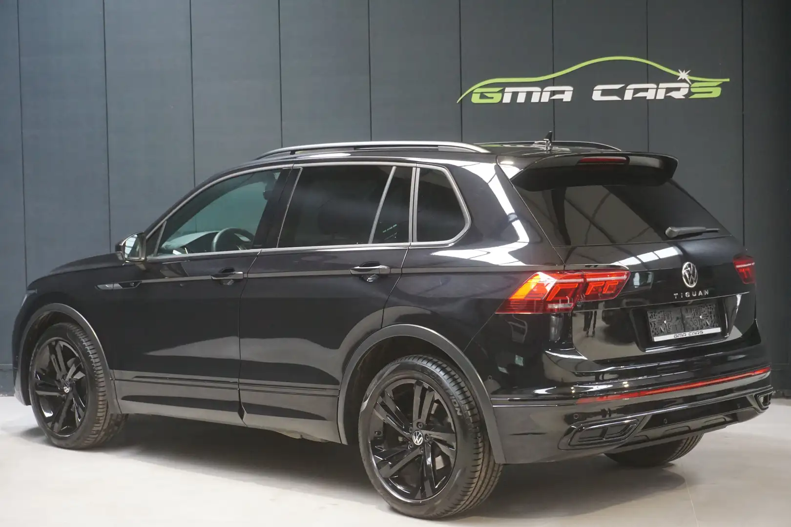 Volkswagen Tiguan 1.5 TSI R-Line Benzine Automaat-Pano-Cam-Garantie Zwart - 2