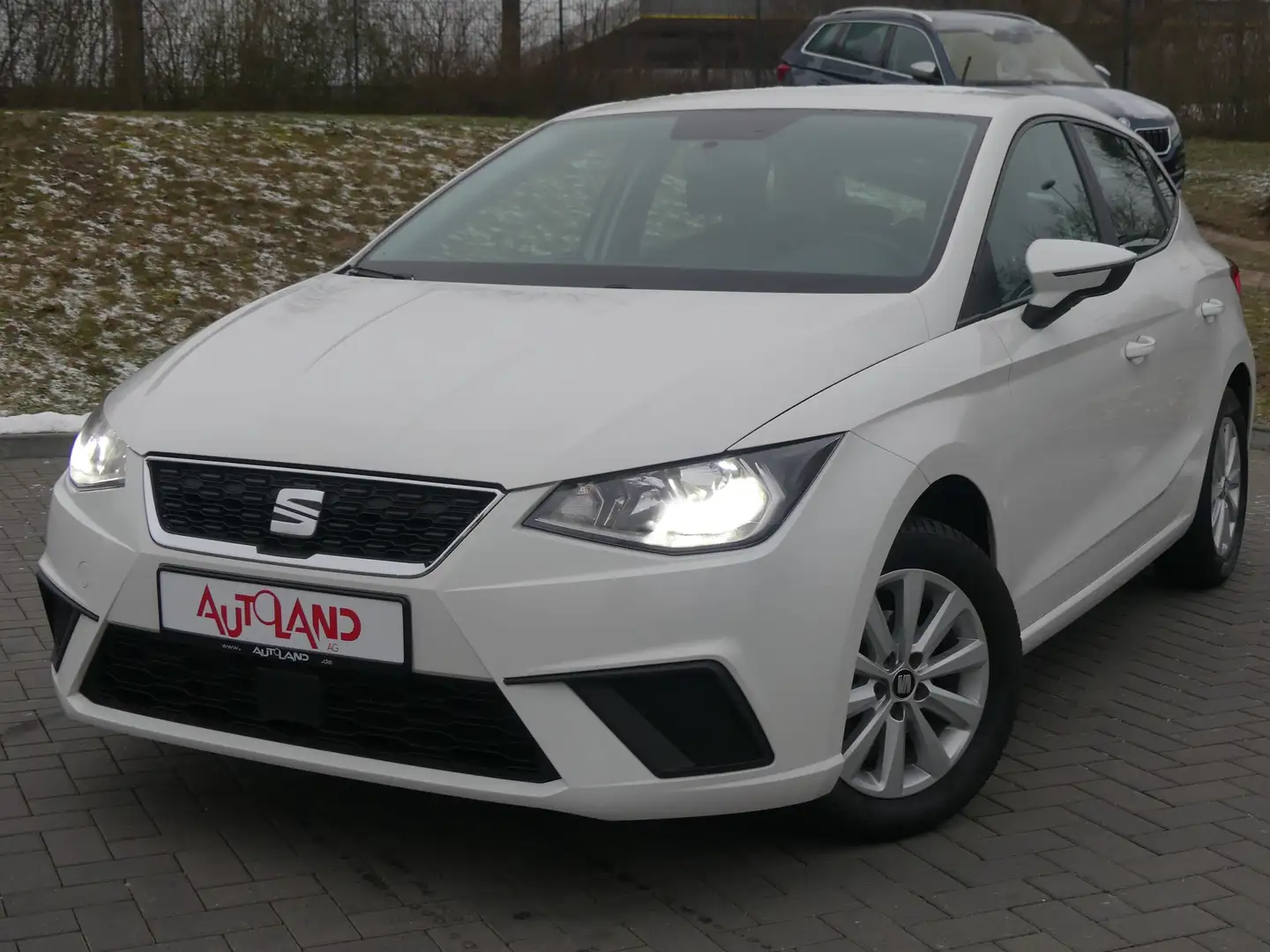 SEAT Ibiza 1.0 MPI Style Klima PDC Freisprechanlage Weiß - 1