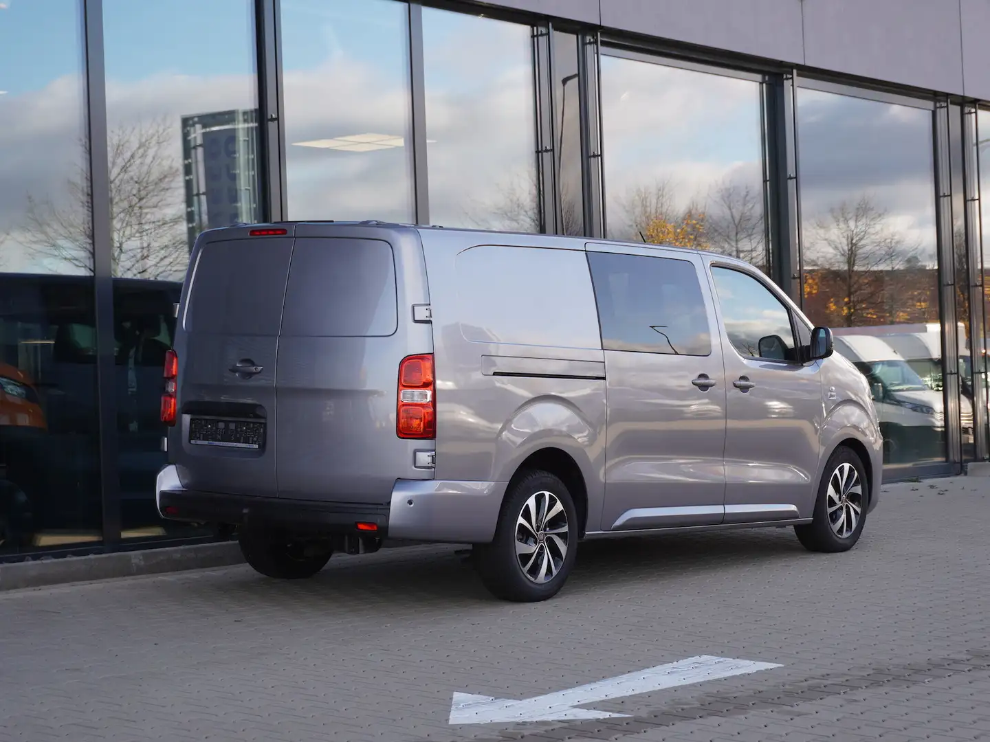 Fiat Scudo MultiCab L3 145 AT/ Vollausstattung + AHK Argent - 2