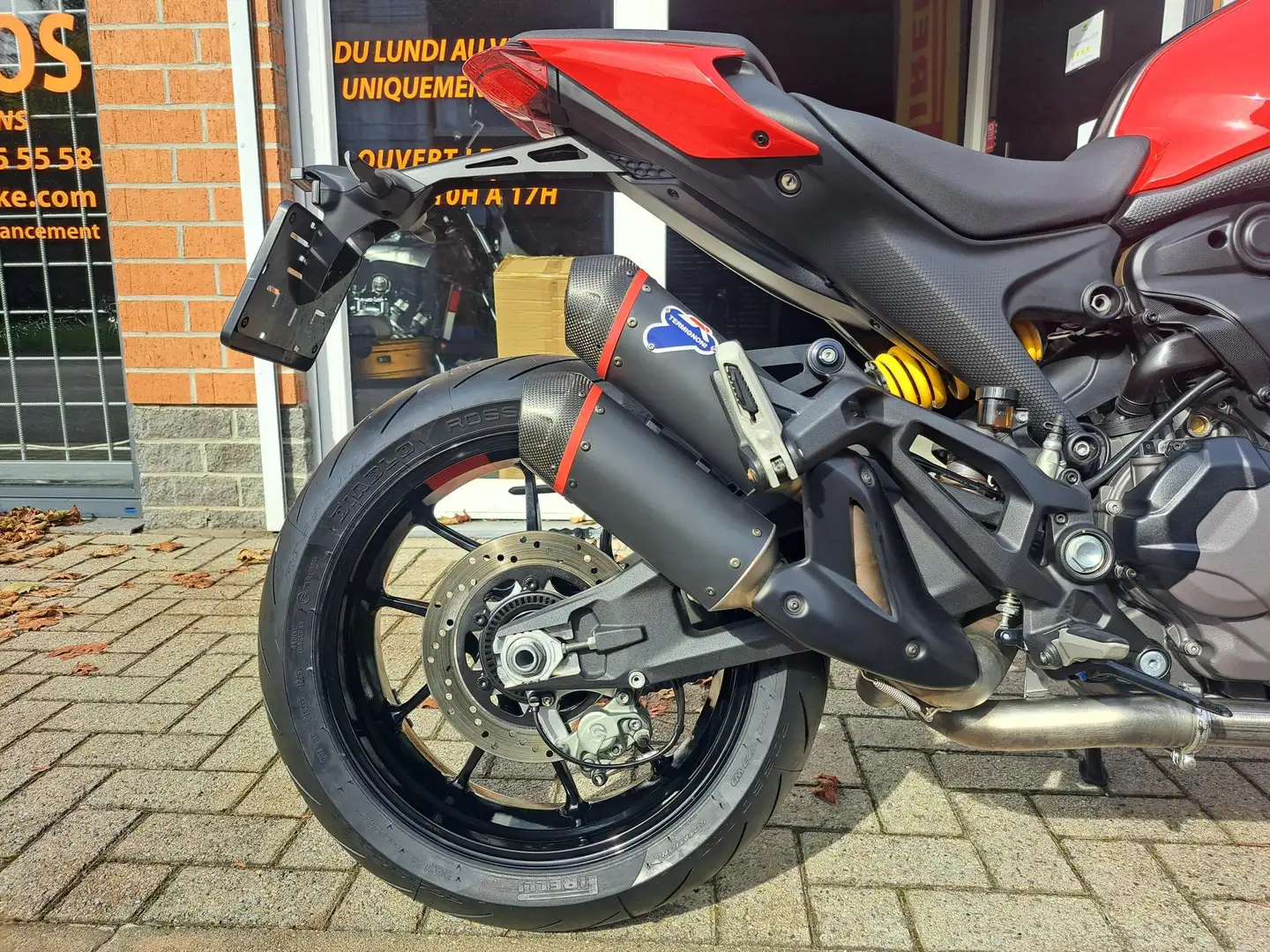 Ducati Monster 937 + Rojo - 2