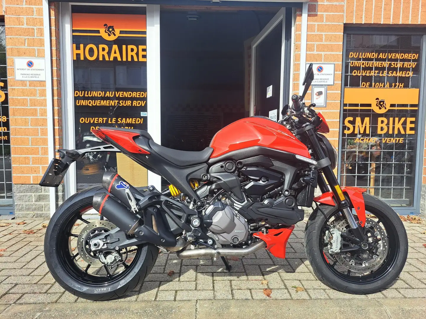 Ducati Monster 937 + Rojo - 1