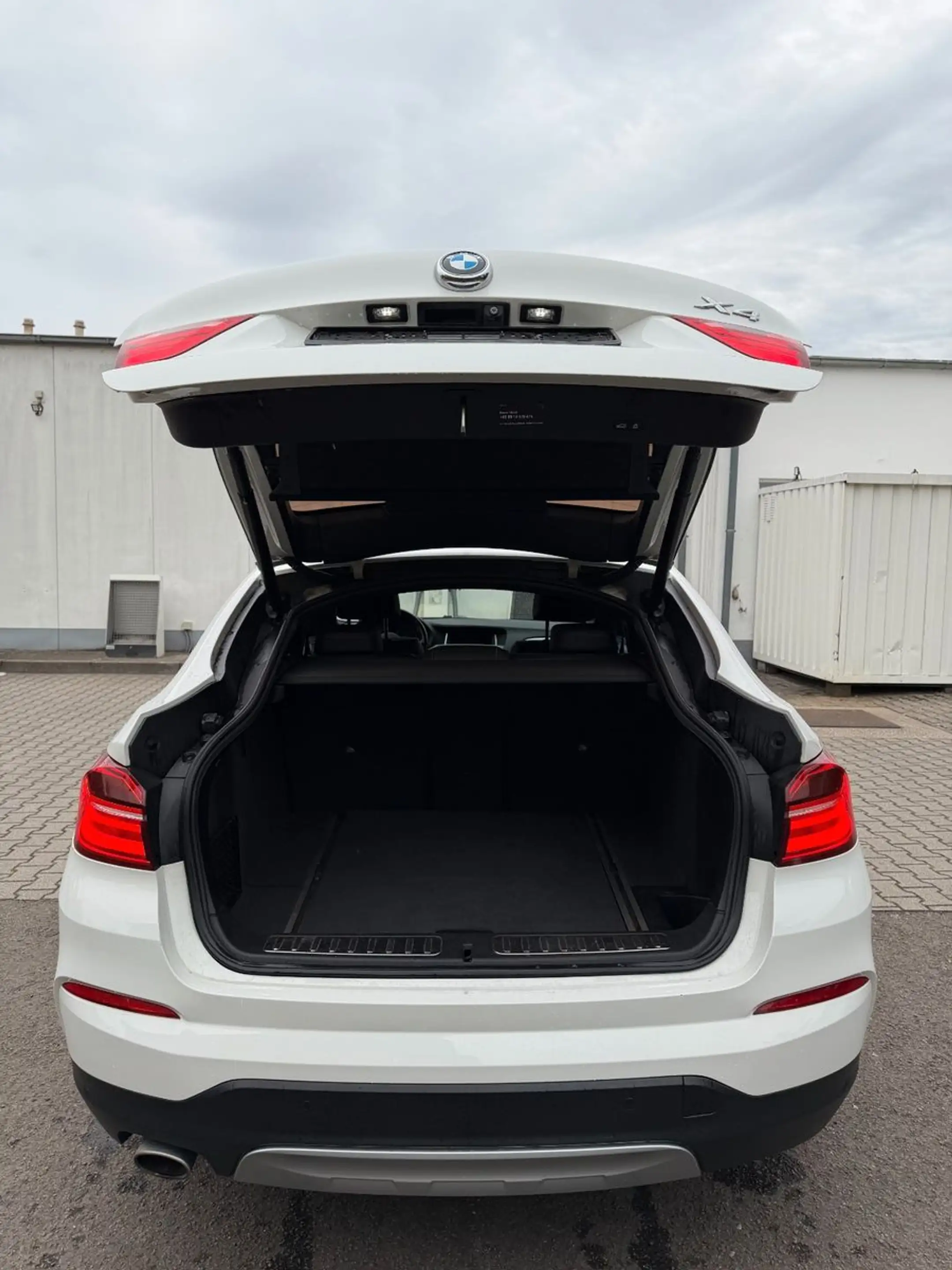 BMW X4 xDrive20d XENON PDC NAVI KAMERA AHK 2 HAND — photo 14