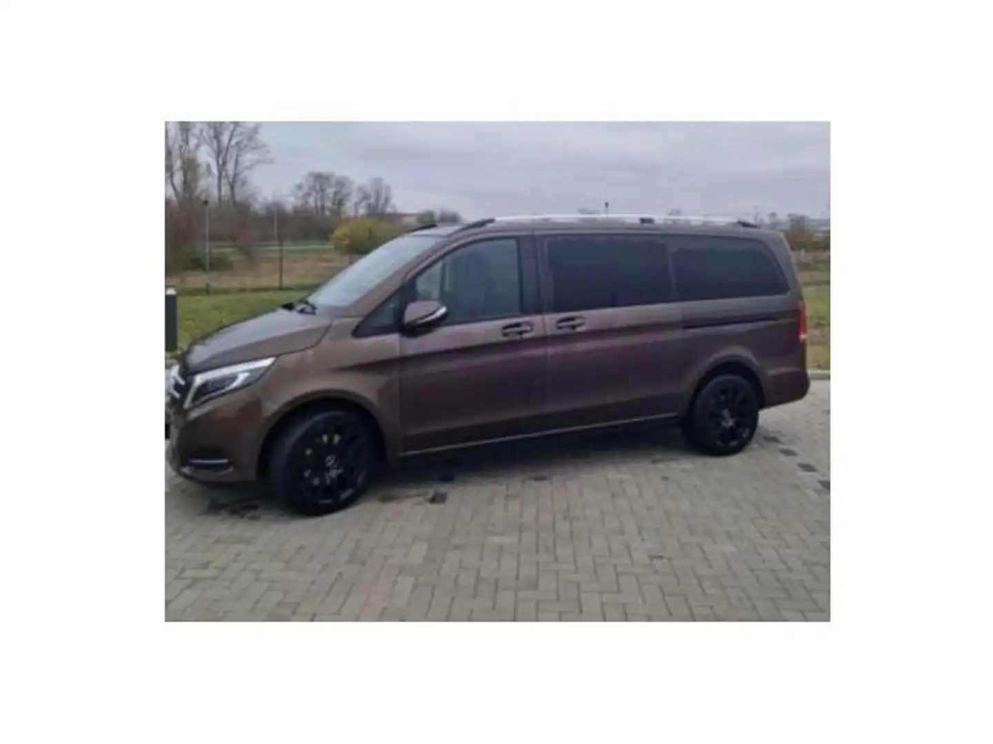 Mercedes-Benz V 220 d Edition lang Braun - 2