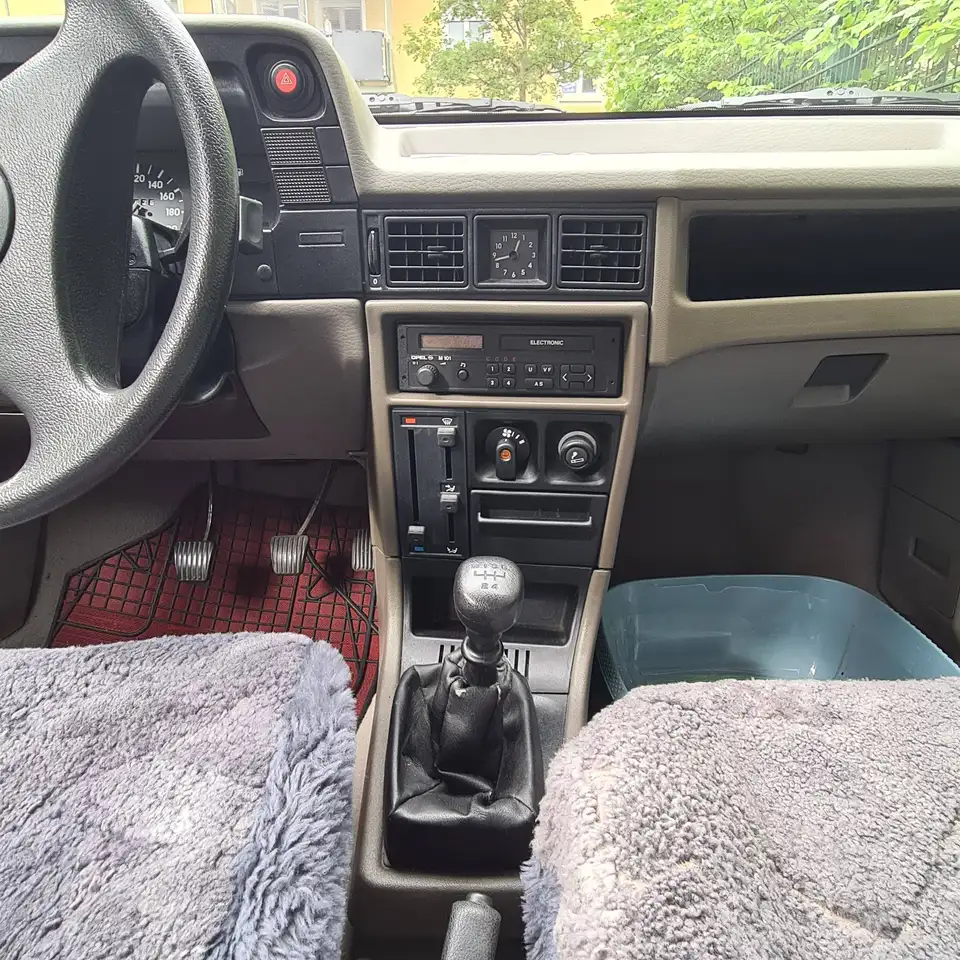 Opel Kadett e GL, foto 4