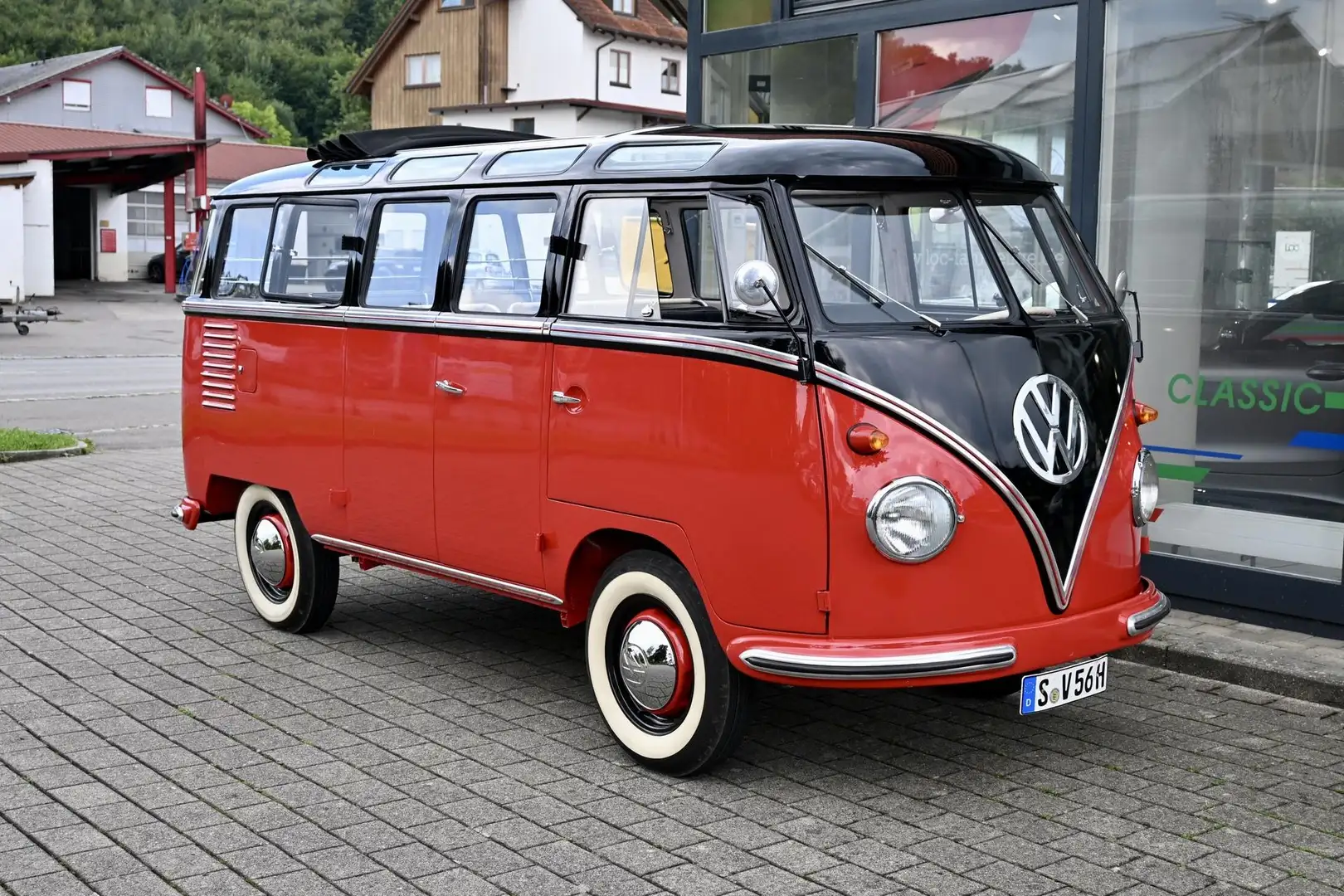 Volkswagen T1 Bulli Samba-Bus Typ 24 22 kW (30 PS), Schaltget... Rot - 1