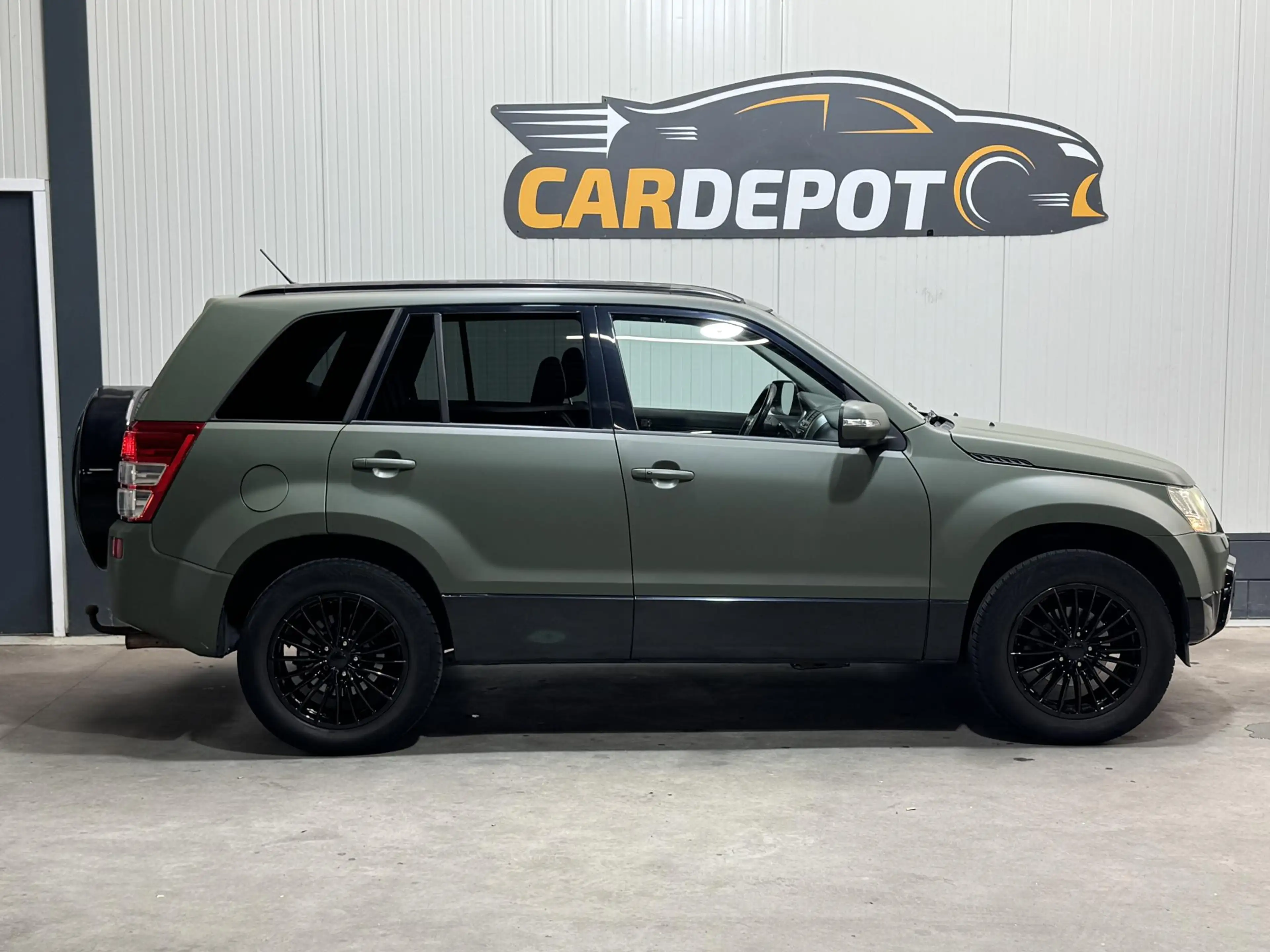 Suzuki Grand Vitara 2.4 High Executive — photo 4