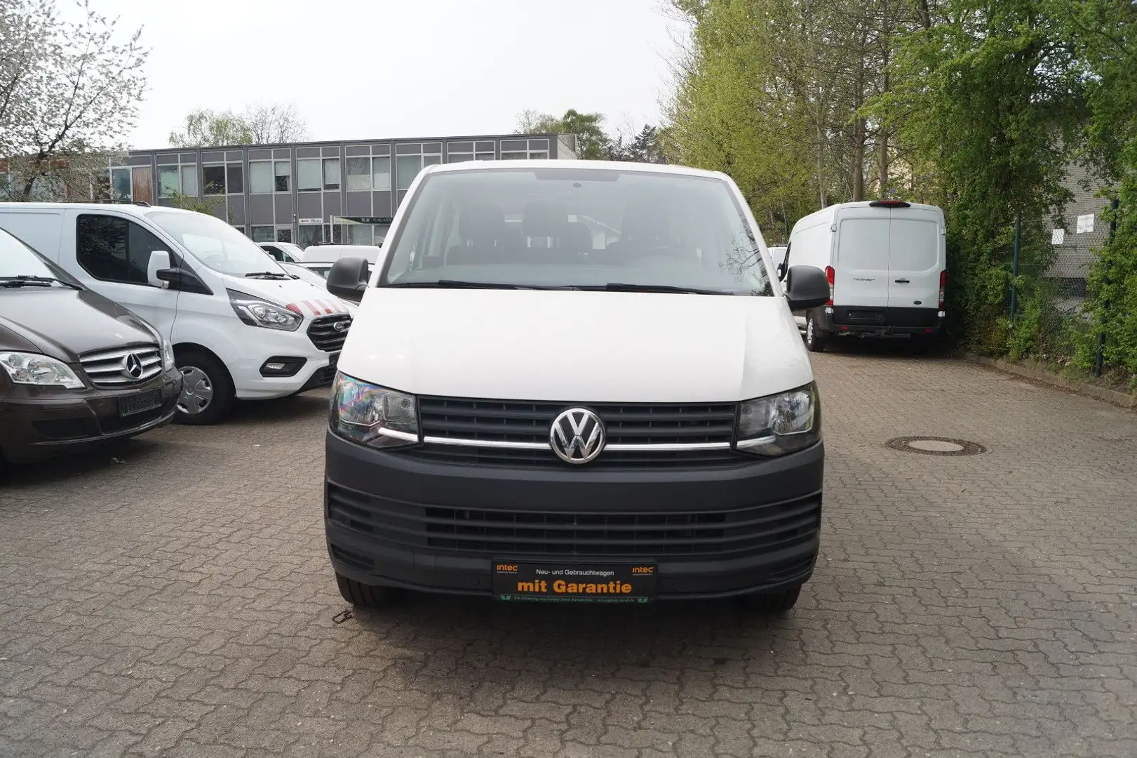 Volkswagen T6 Caravelle T6 2,0 TDI Caravelle lang BlueMotion Parksensor. Wit - 2