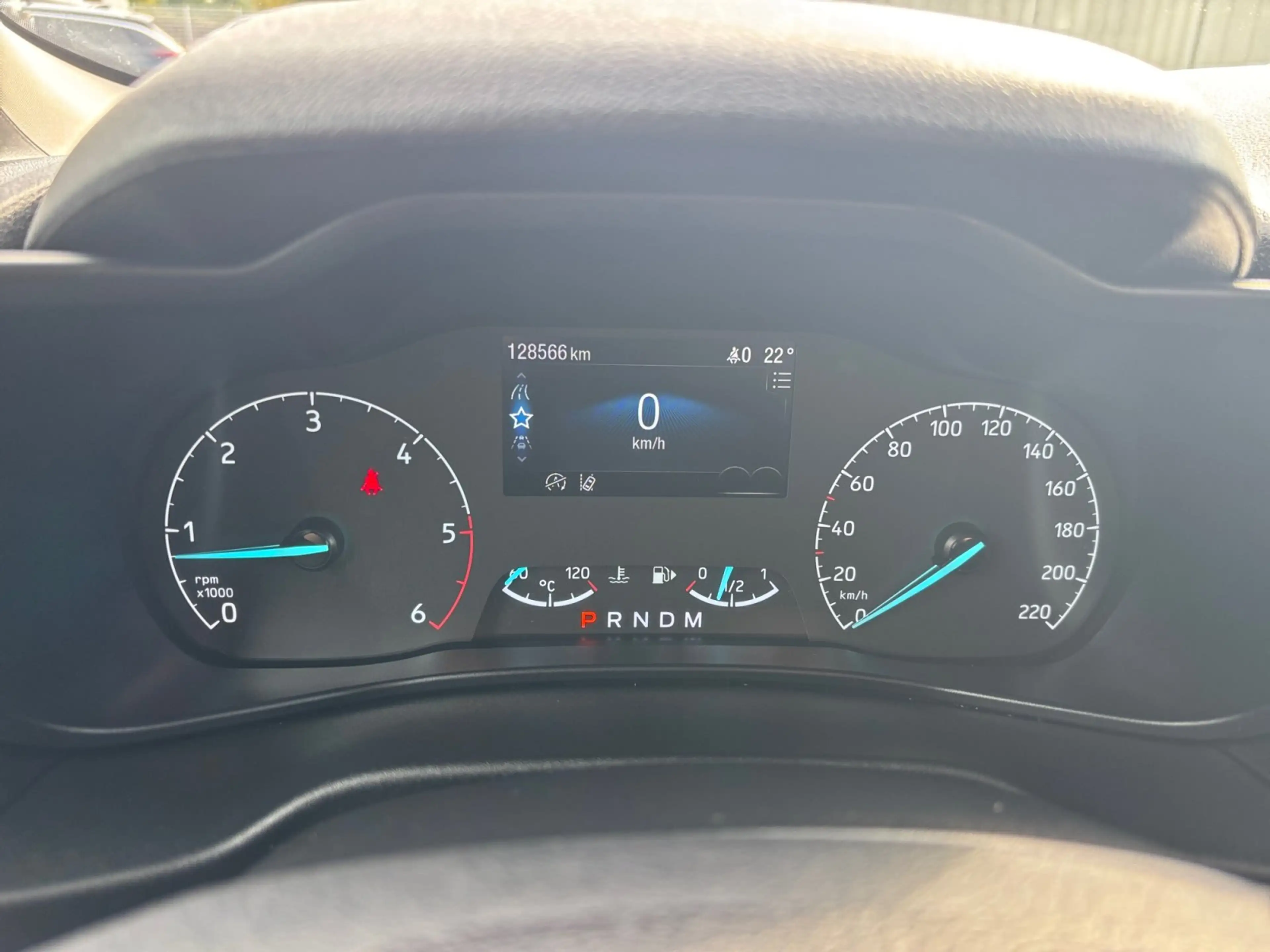 Ford Grand Tourneo Connect 1.5 TDCi/EcoBlue Tempomat — photo 12