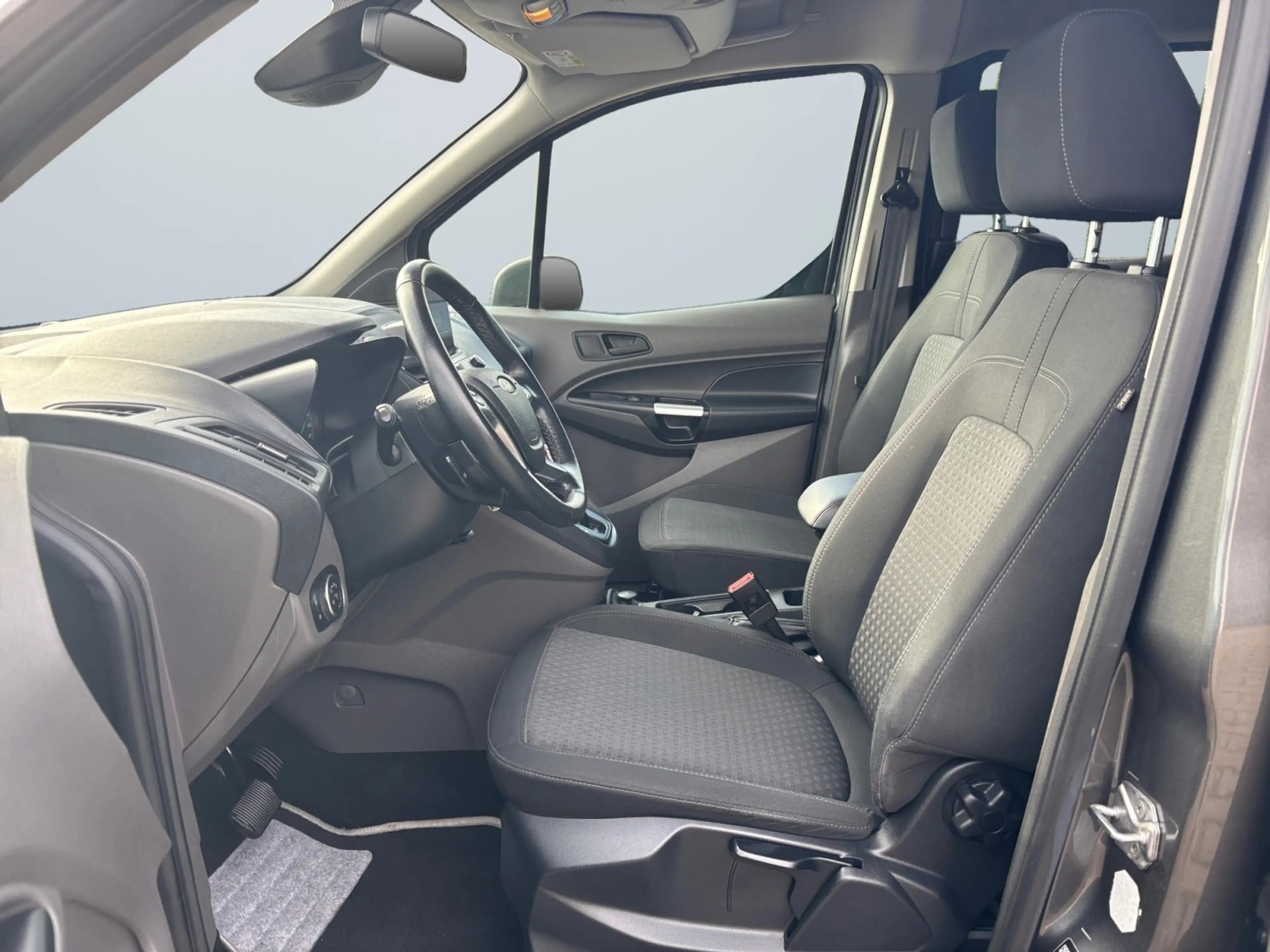 Ford Grand Tourneo Connect 1.5 TDCi/EcoBlue Tempomat — photo 7