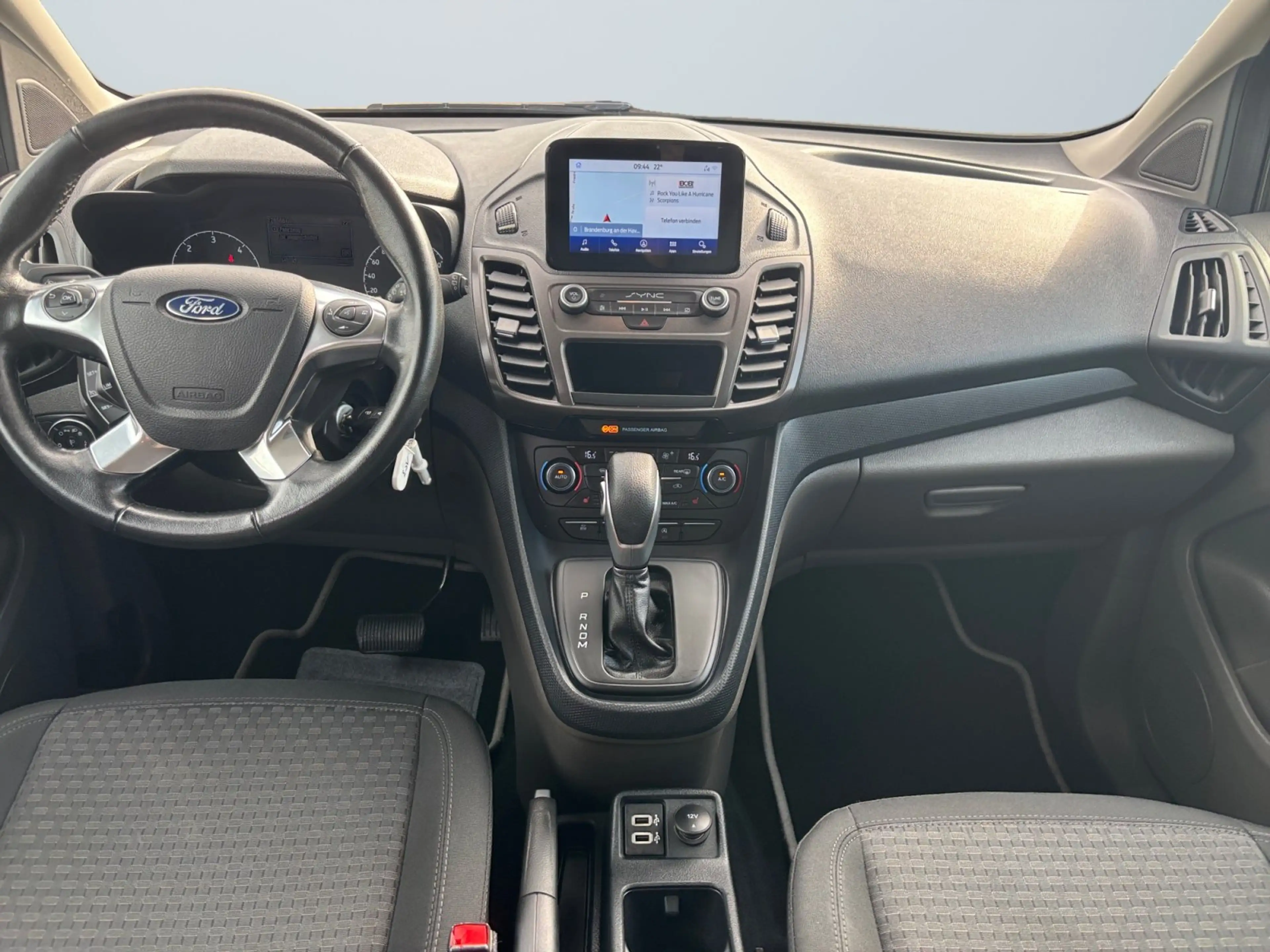 Ford Grand Tourneo Connect 1.5 TDCi/EcoBlue Tempomat — photo 8