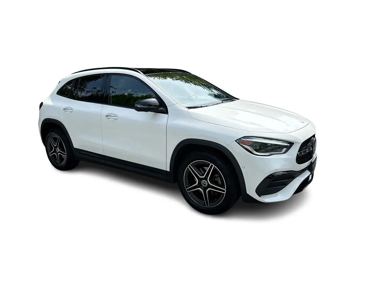 Mercedes-Benz GLA снимка Mercedes-Benz GLA