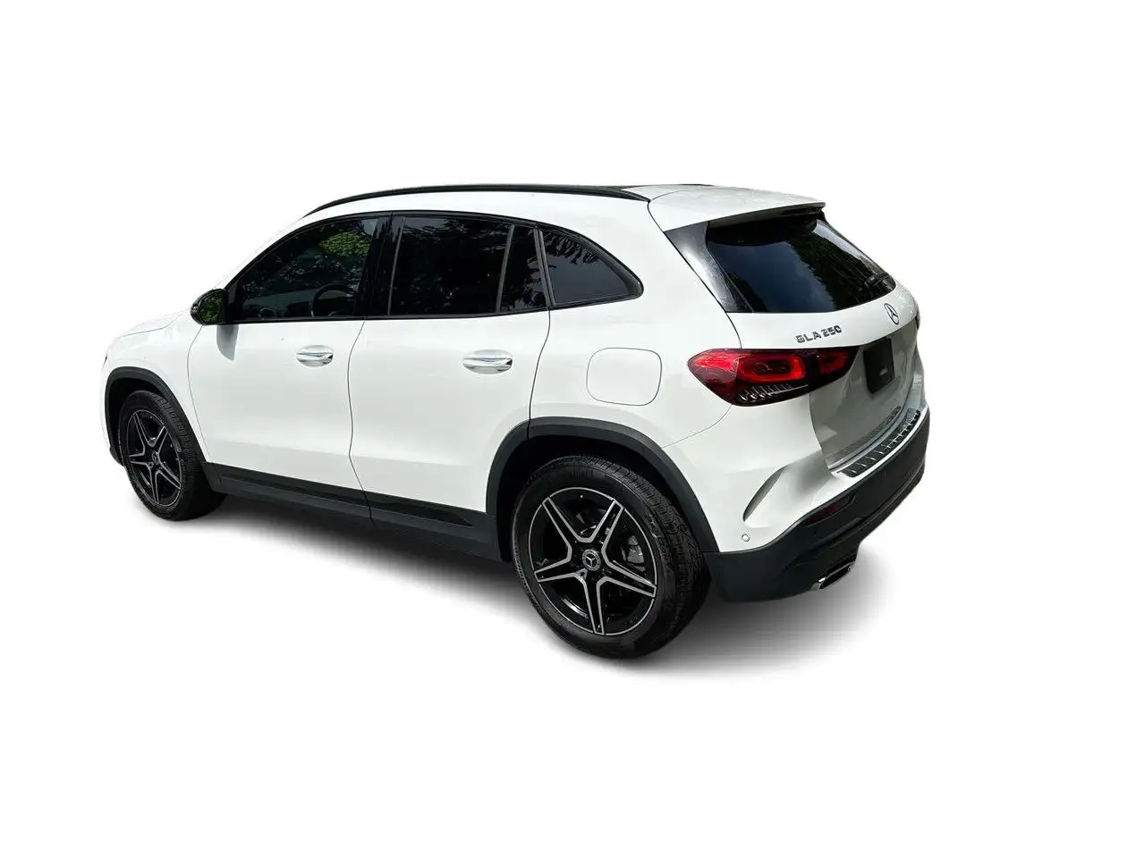 Mercedes-Benz GLA снимка Mercedes-Benz GLA