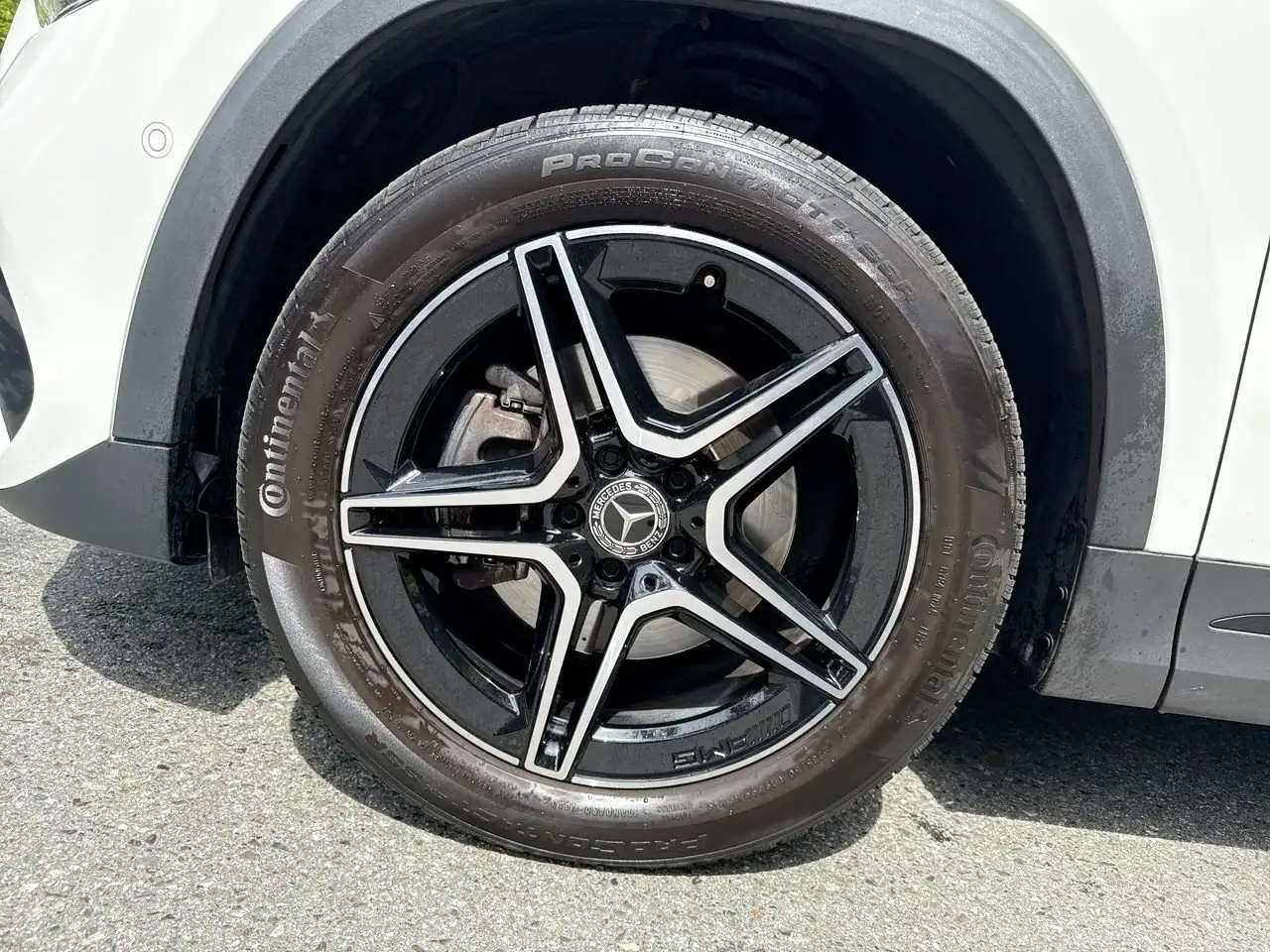 Mercedes-Benz GLA снимка Mercedes-Benz GLA